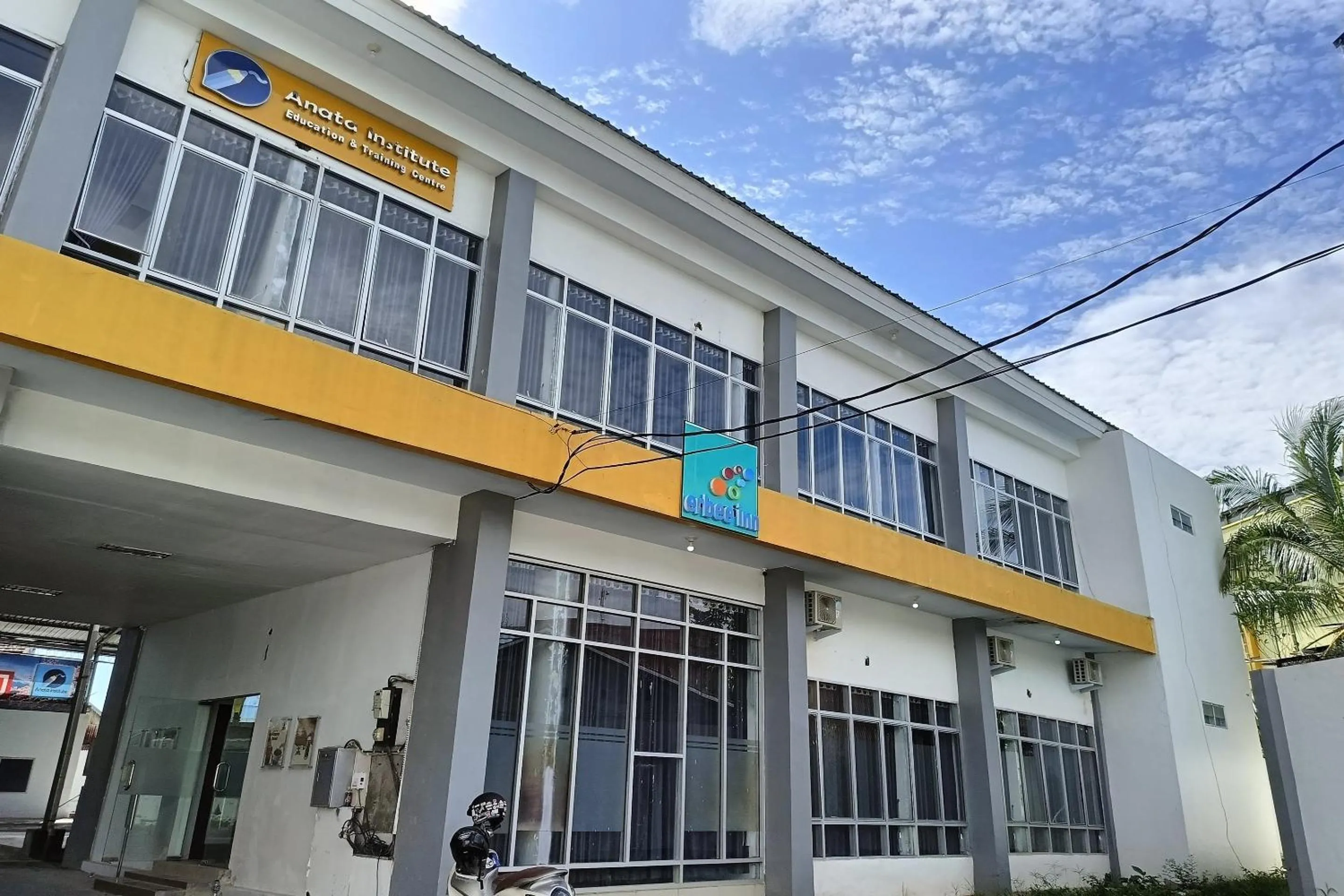 Facade/entrance in OYO 93929 Erbee Inn