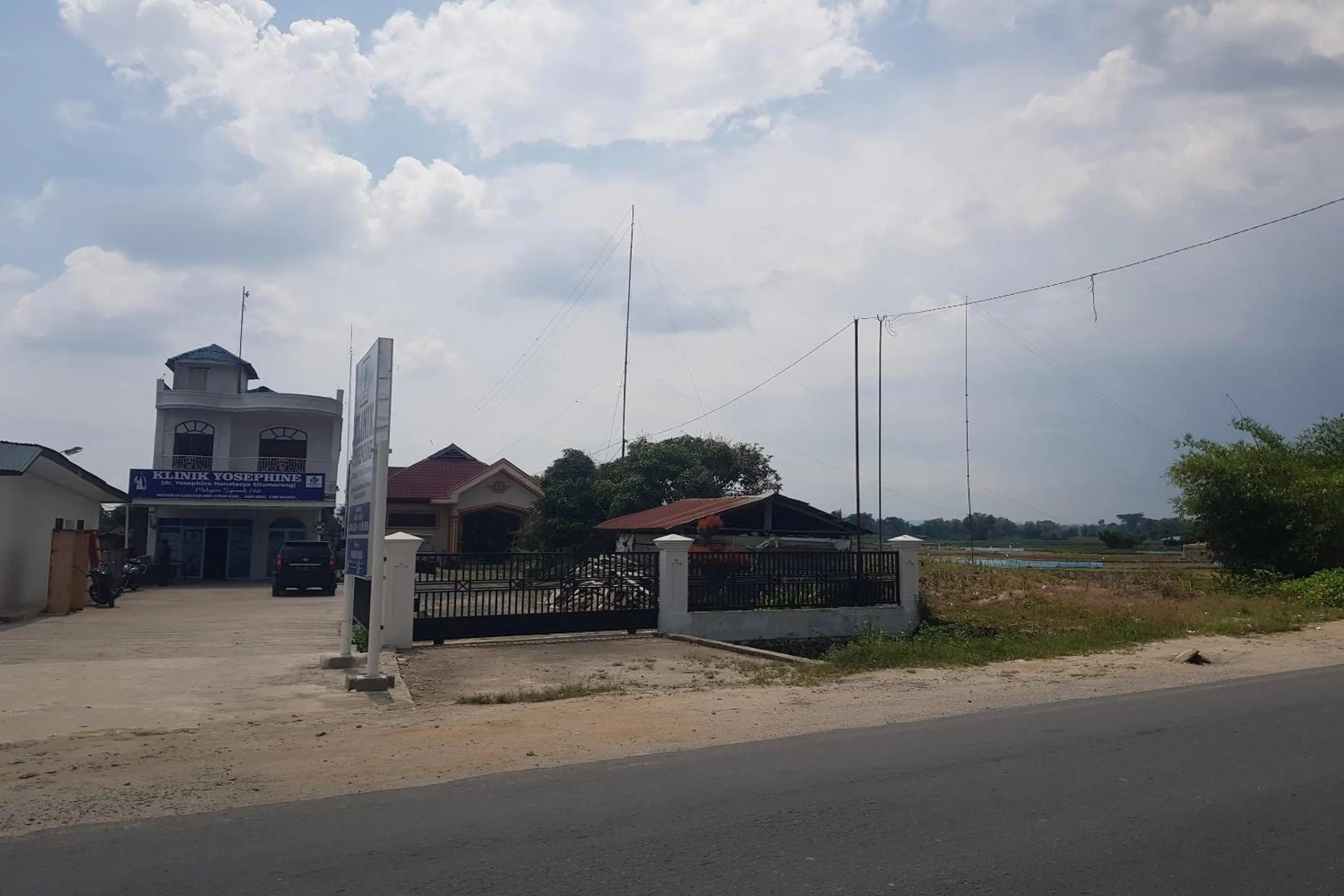 Facade/entrance in Hotel O Tasya Homestay