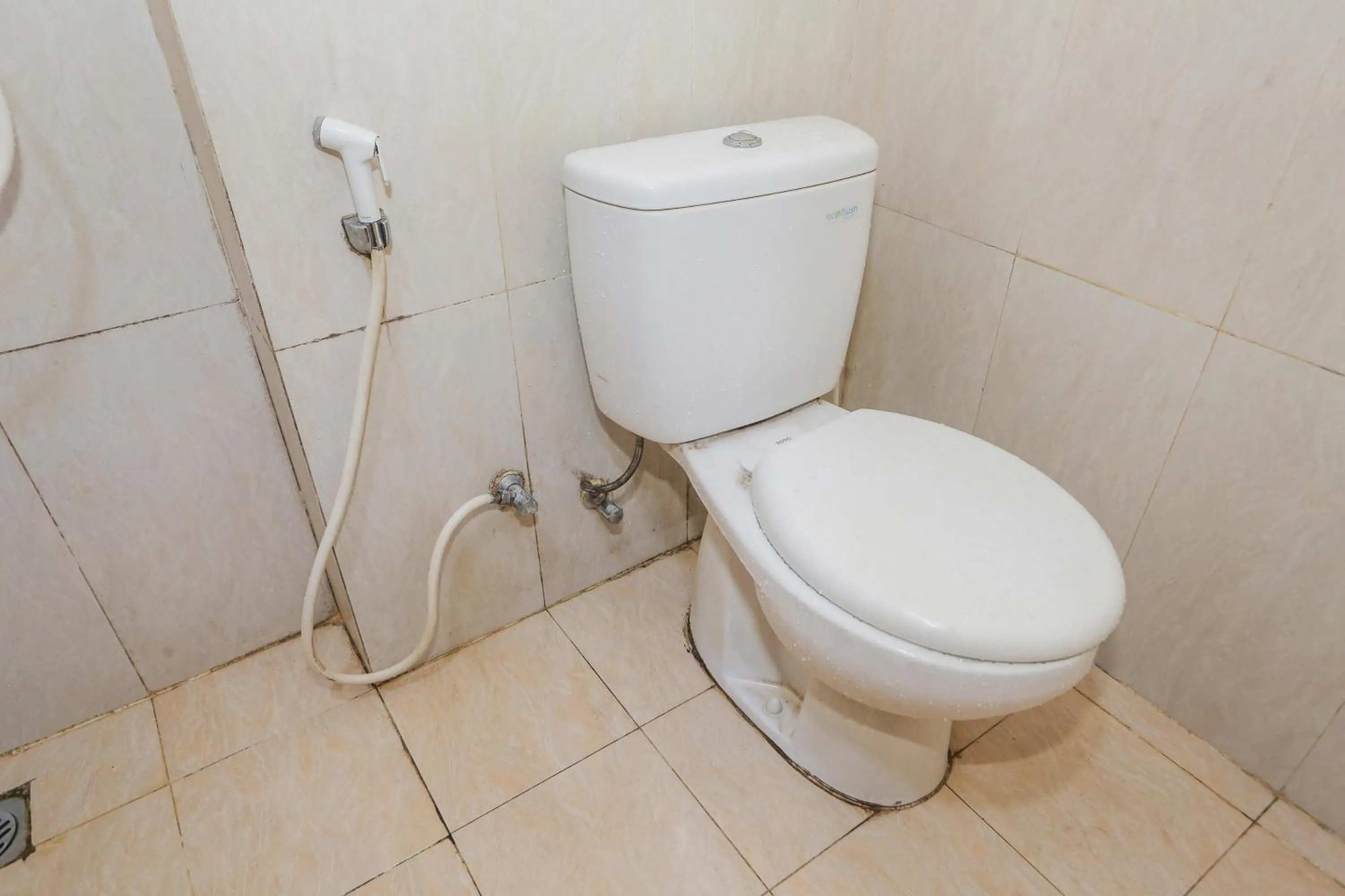 Bathroom in OYO 93948 Bunda Rachma Rooms