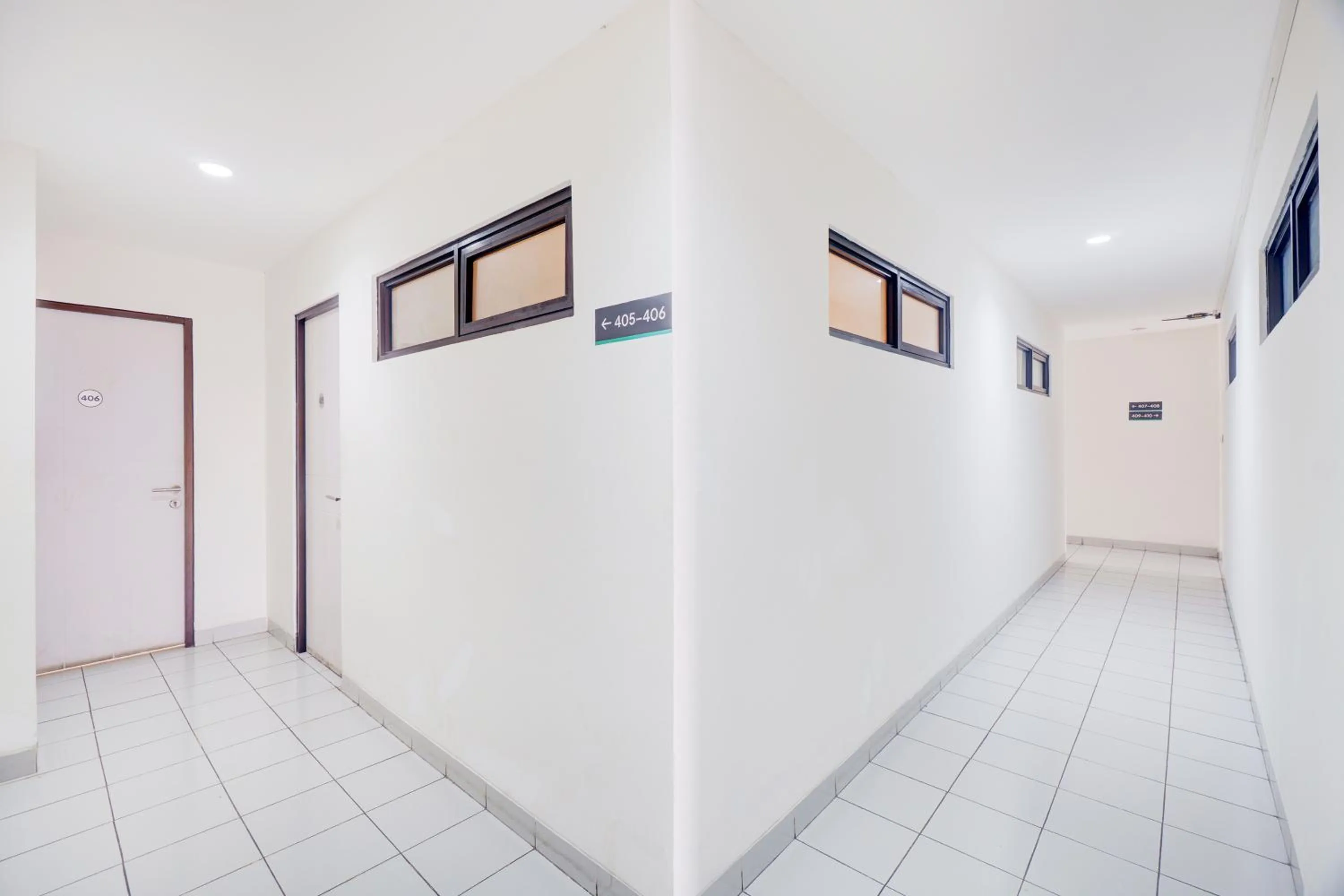 Lobby or reception in Hotel O J&B Smart Jatinegara