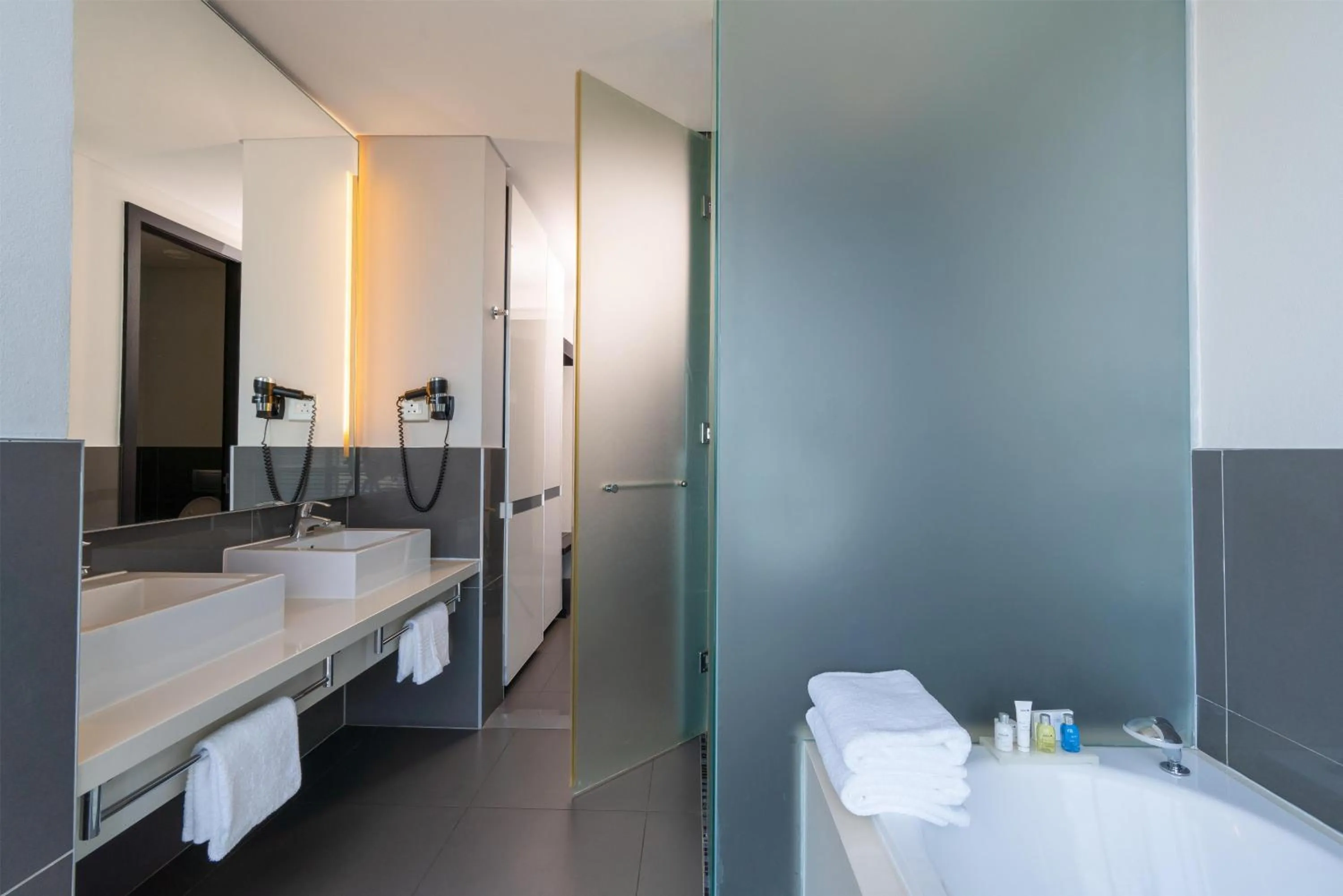 Bathroom in Radisson Blu Hotel & Residence Maputo