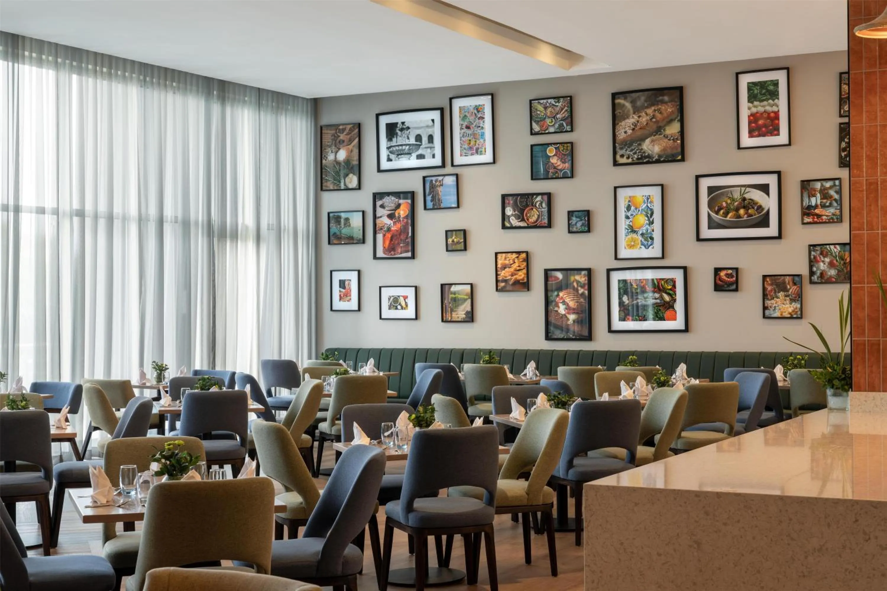 Restaurant/places to eat in Radisson Blu Hotel & Residence Maputo