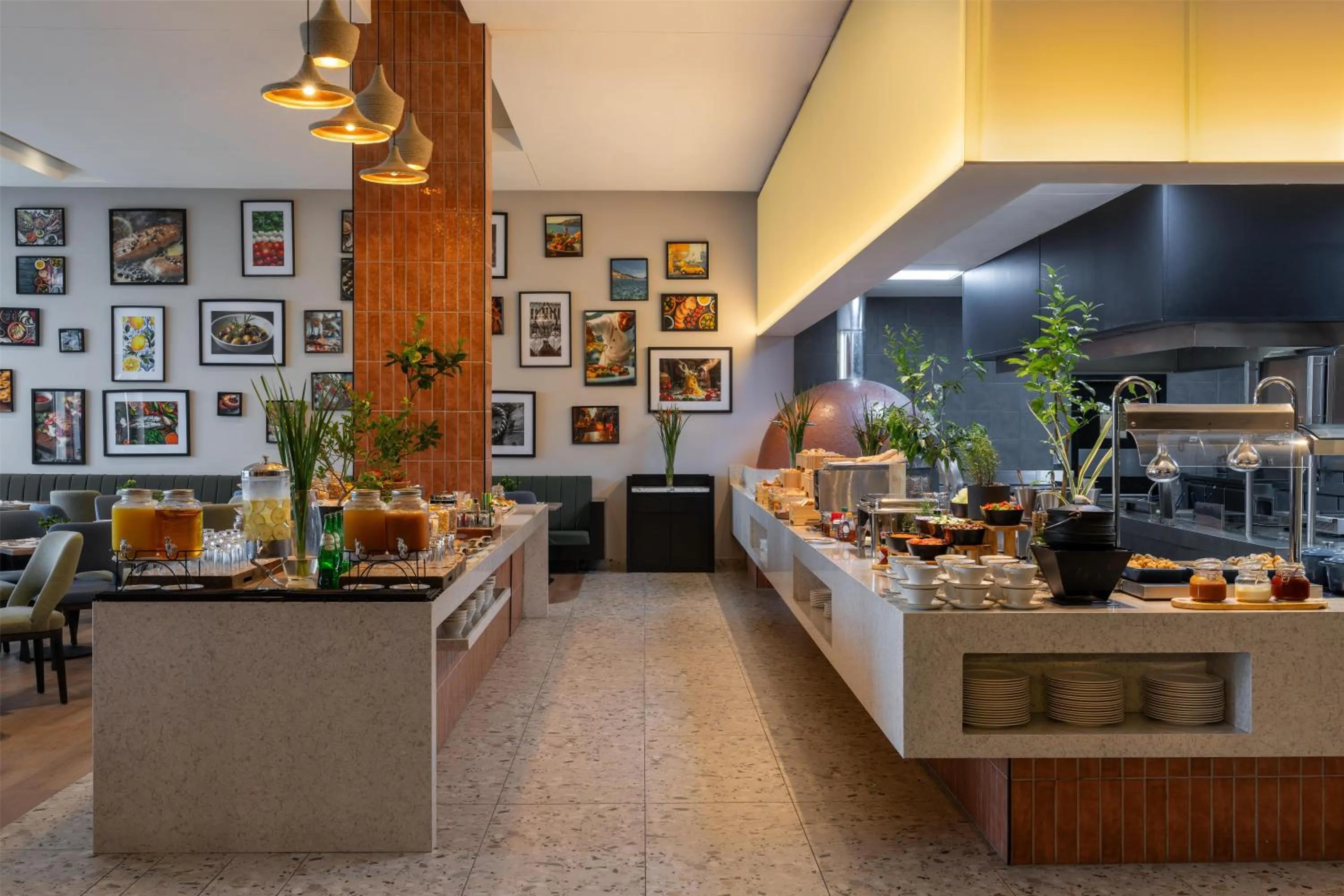 Restaurant/places to eat in Radisson Blu Hotel & Residence Maputo