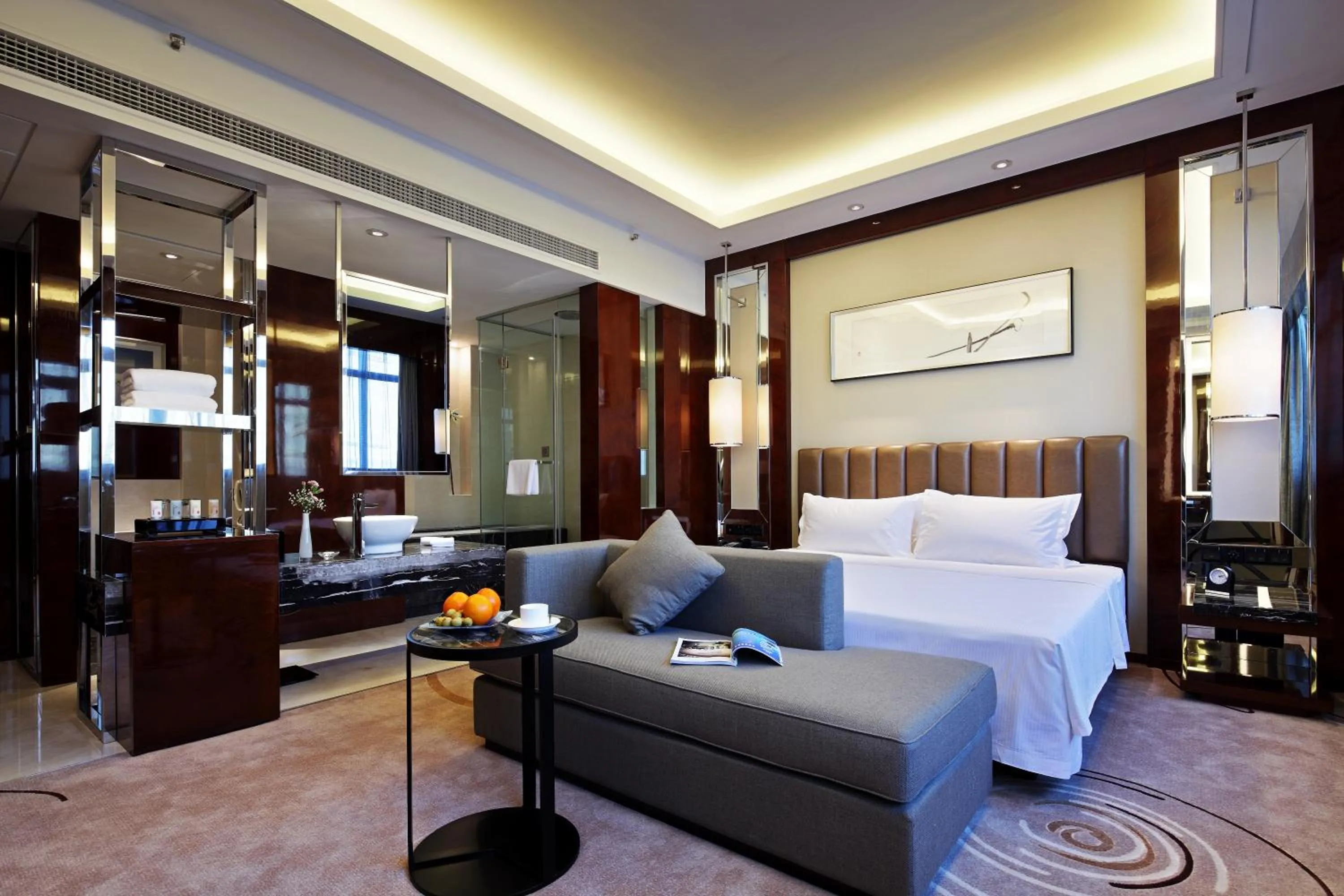Living room, Bed in Ramada Changzhou North Hotel