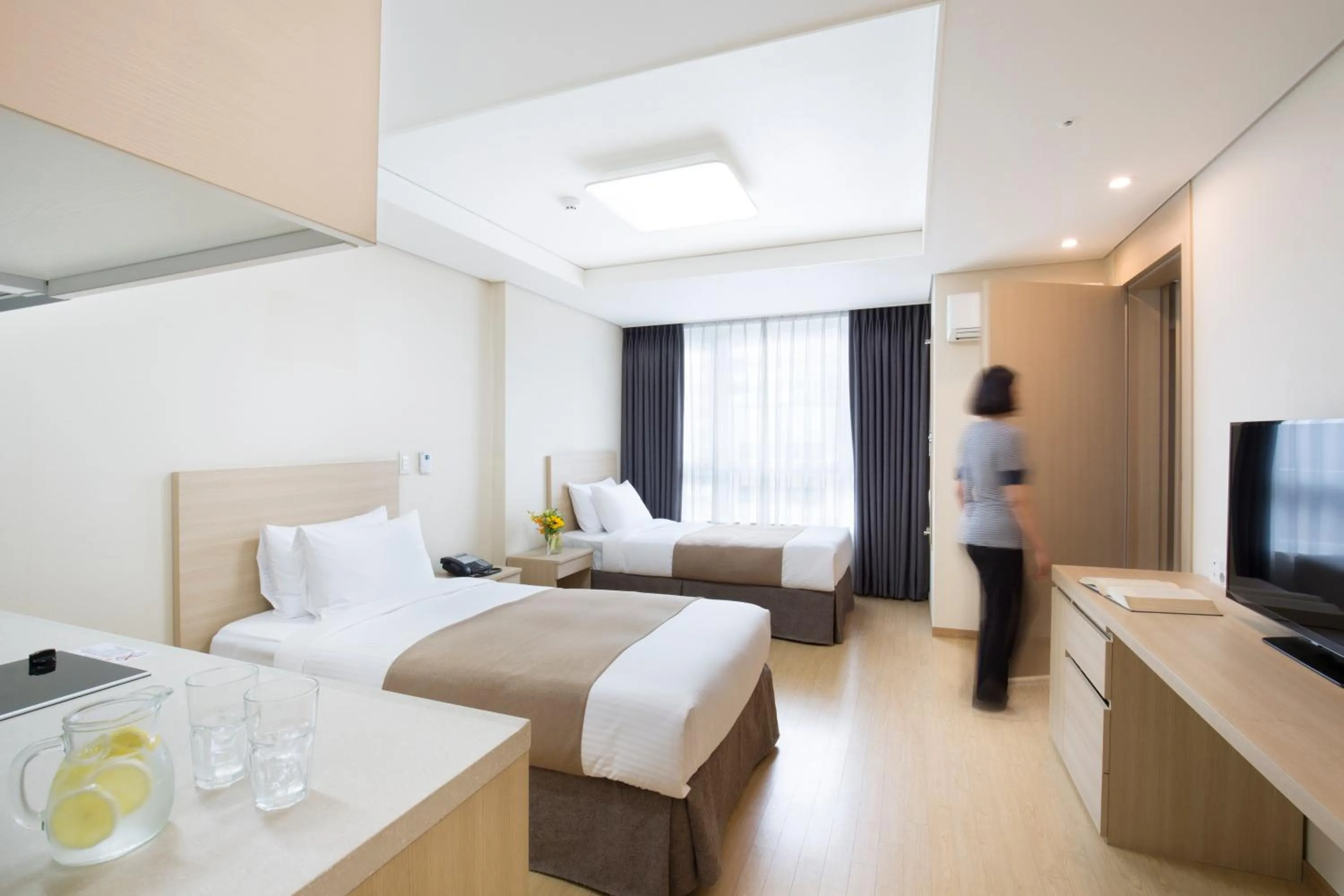 Bedroom, Bed in Crown Harbor Hotel Busan