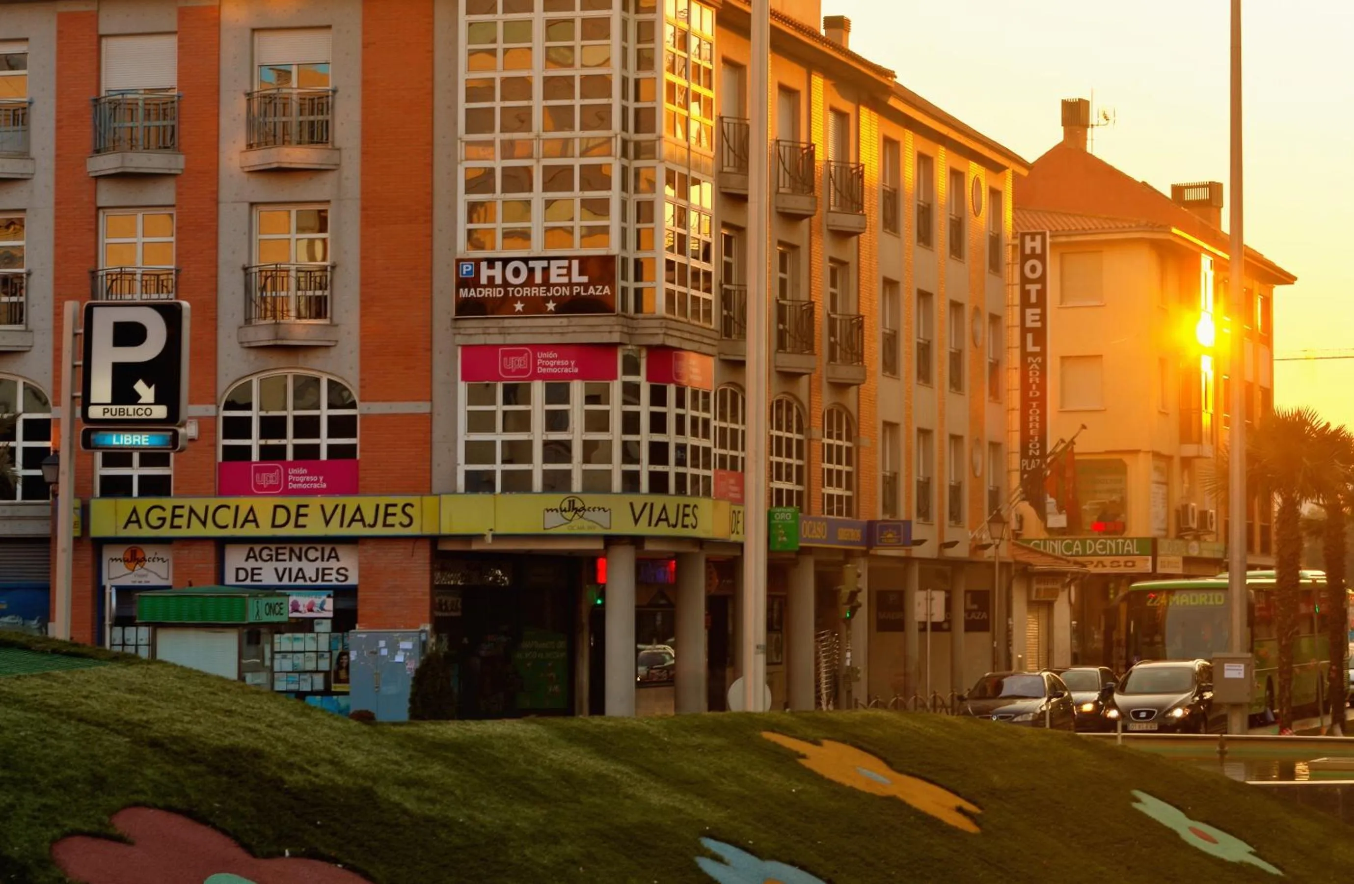 Facade/entrance in Hotel Madrid Torrejon Plaza