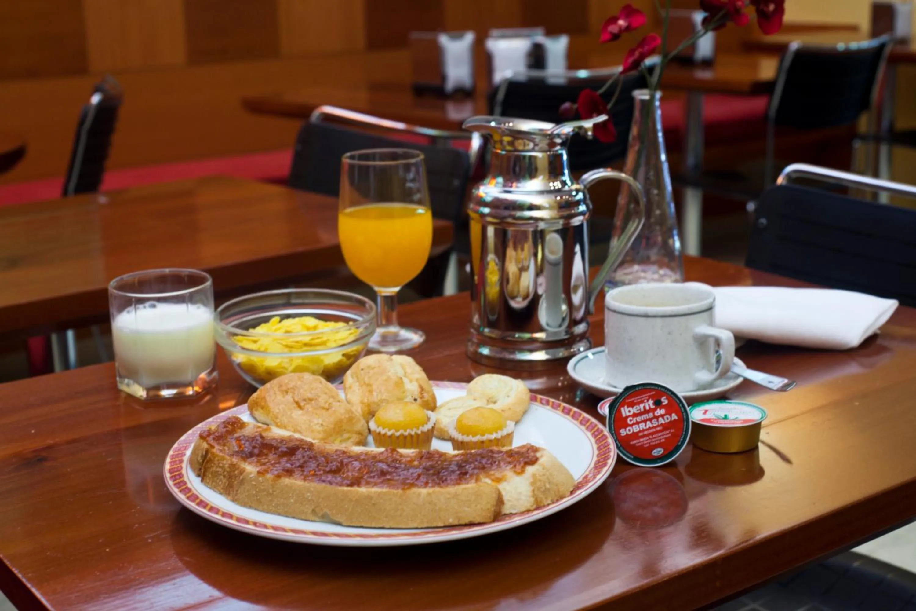 Food and drinks in Hotel Madrid Torrejon Plaza