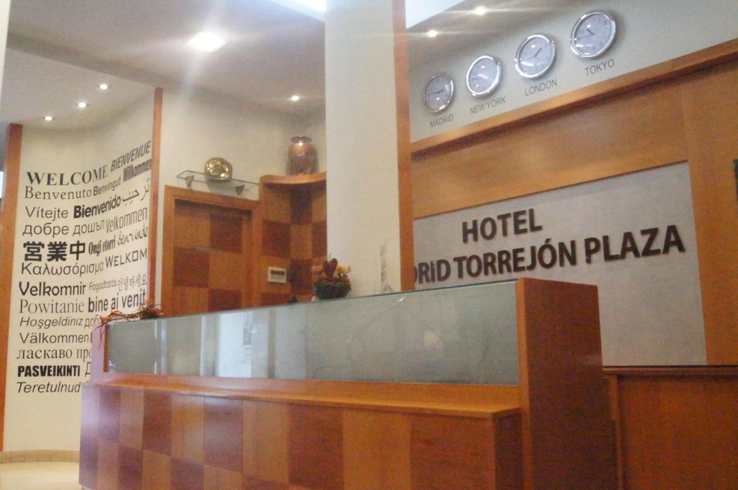 Lobby or reception in Hotel Madrid Torrejon Plaza