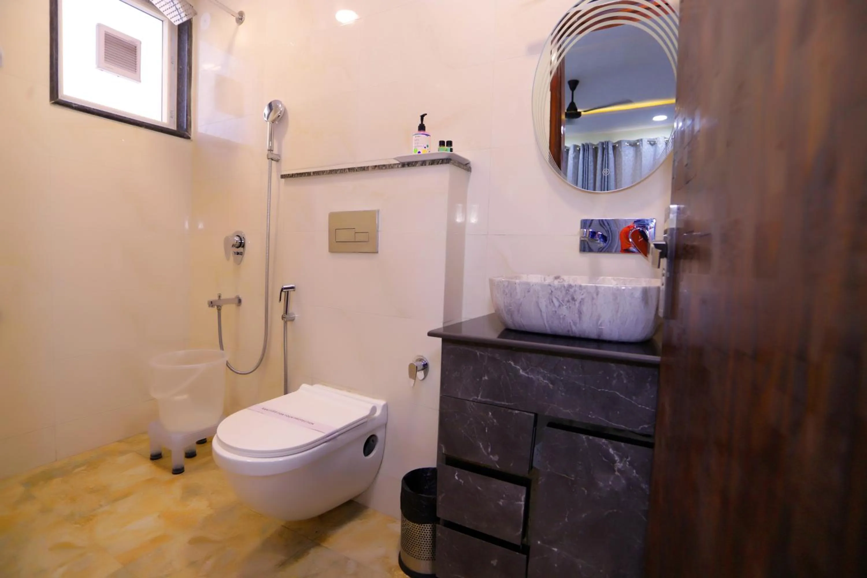 Shower in THE ROYAL VILLA - Noida Sector 70