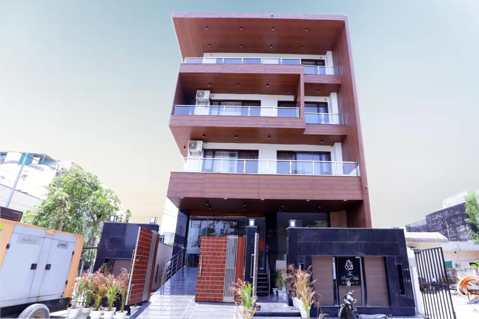 Property building in THE ROYAL VILLA - Noida Sector 70