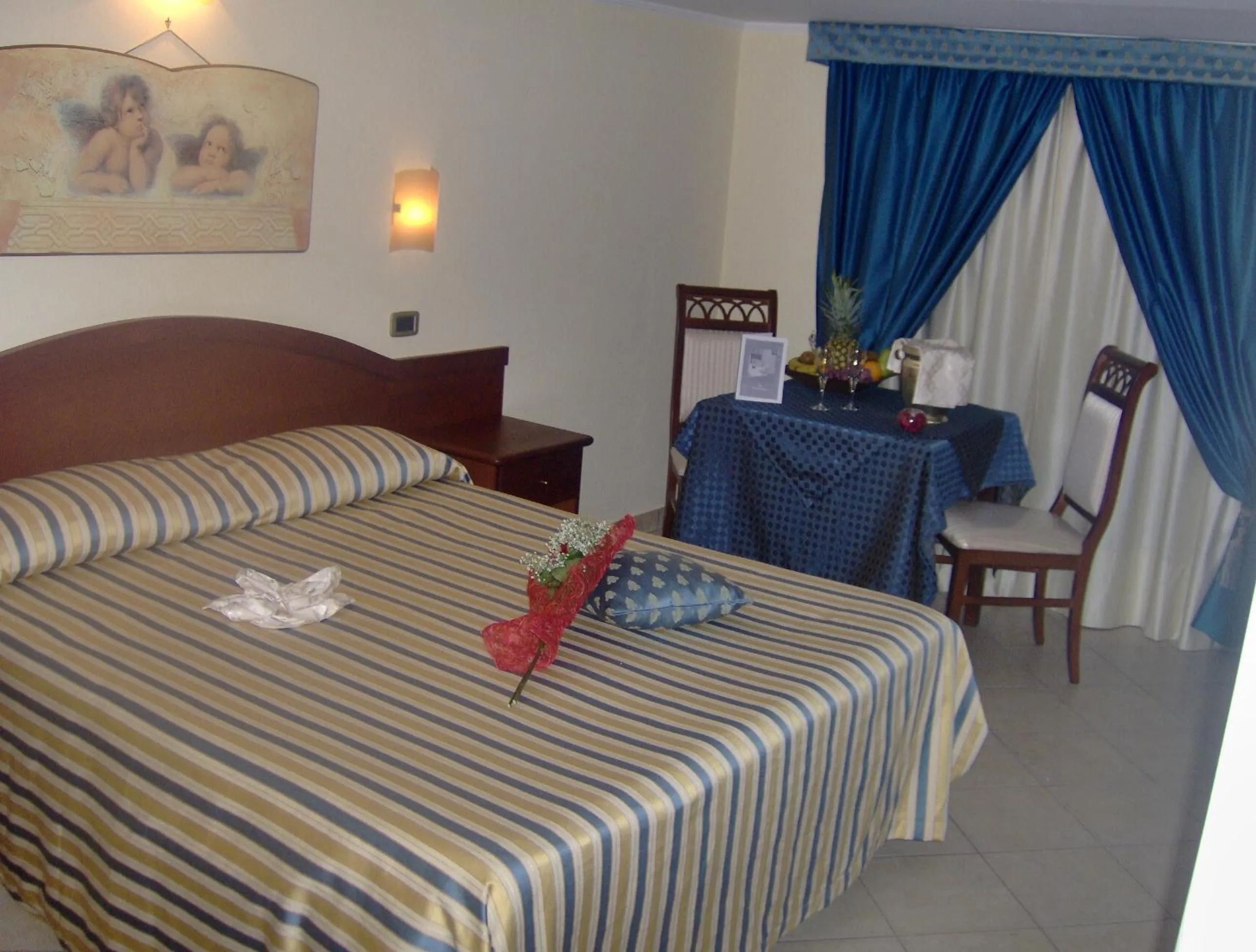 Bed in Cridda Hotel & Restaurant
