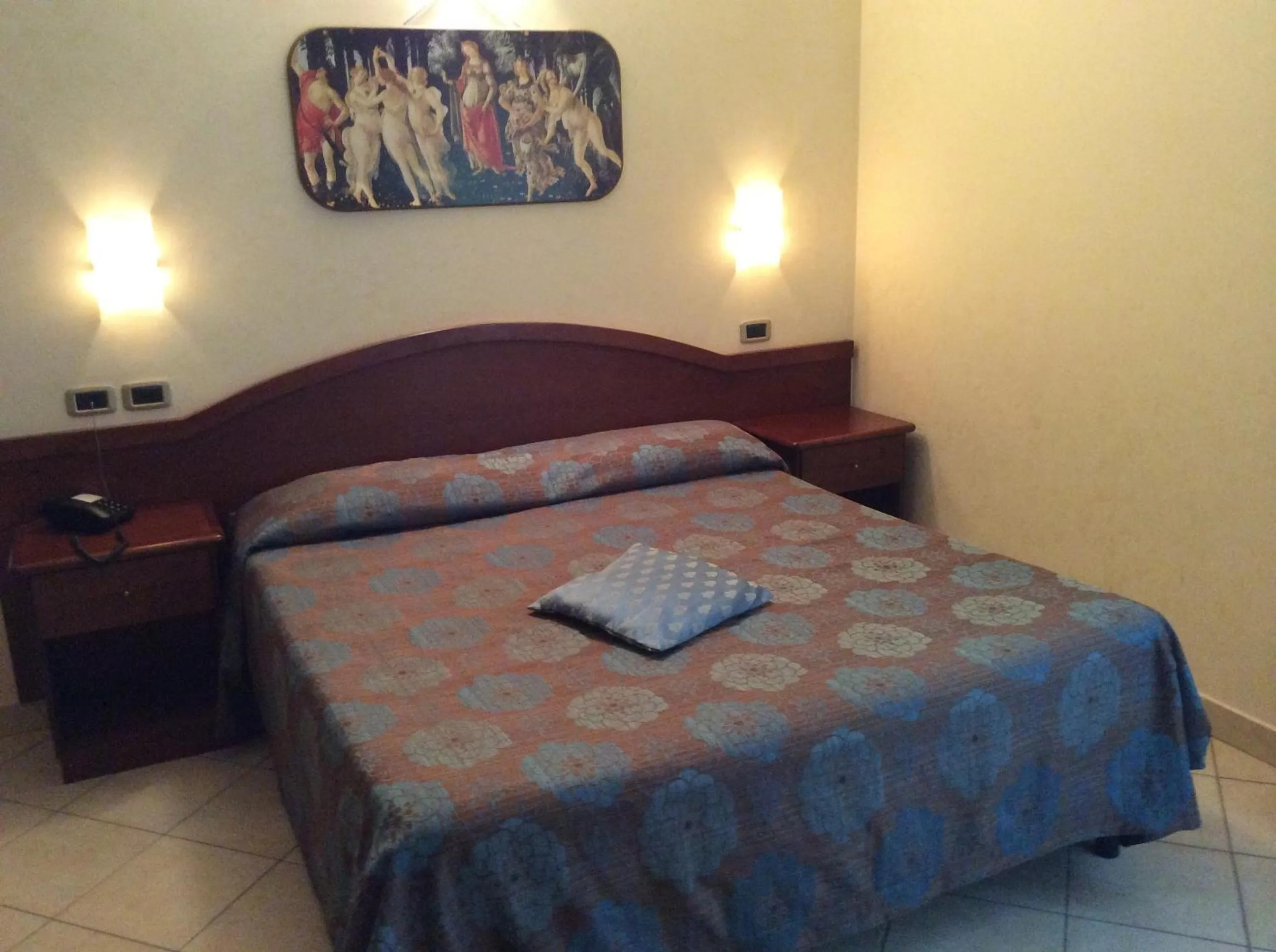 Bed in Cridda Hotel & Restaurant