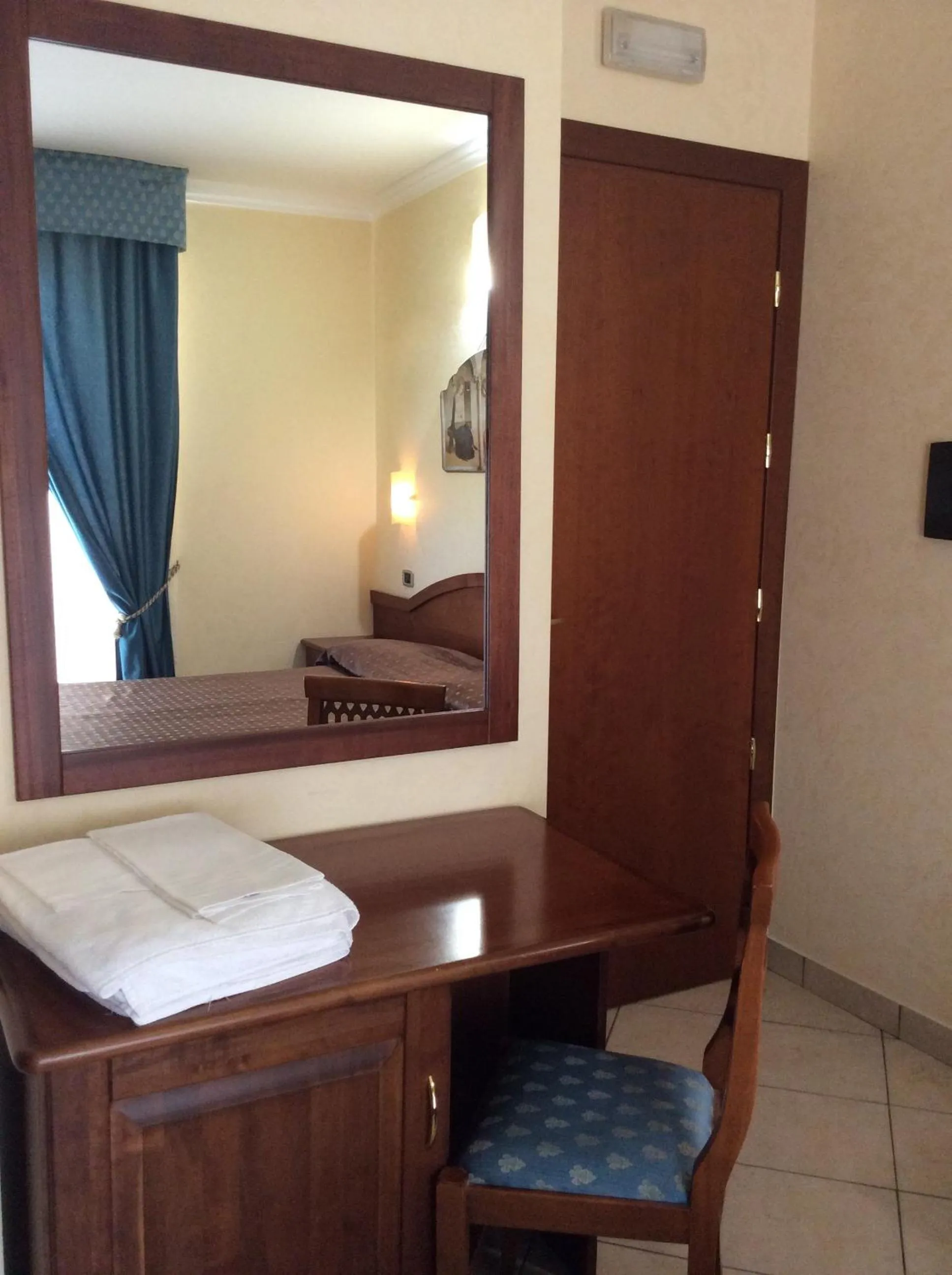 Bed in Cridda Hotel & Restaurant