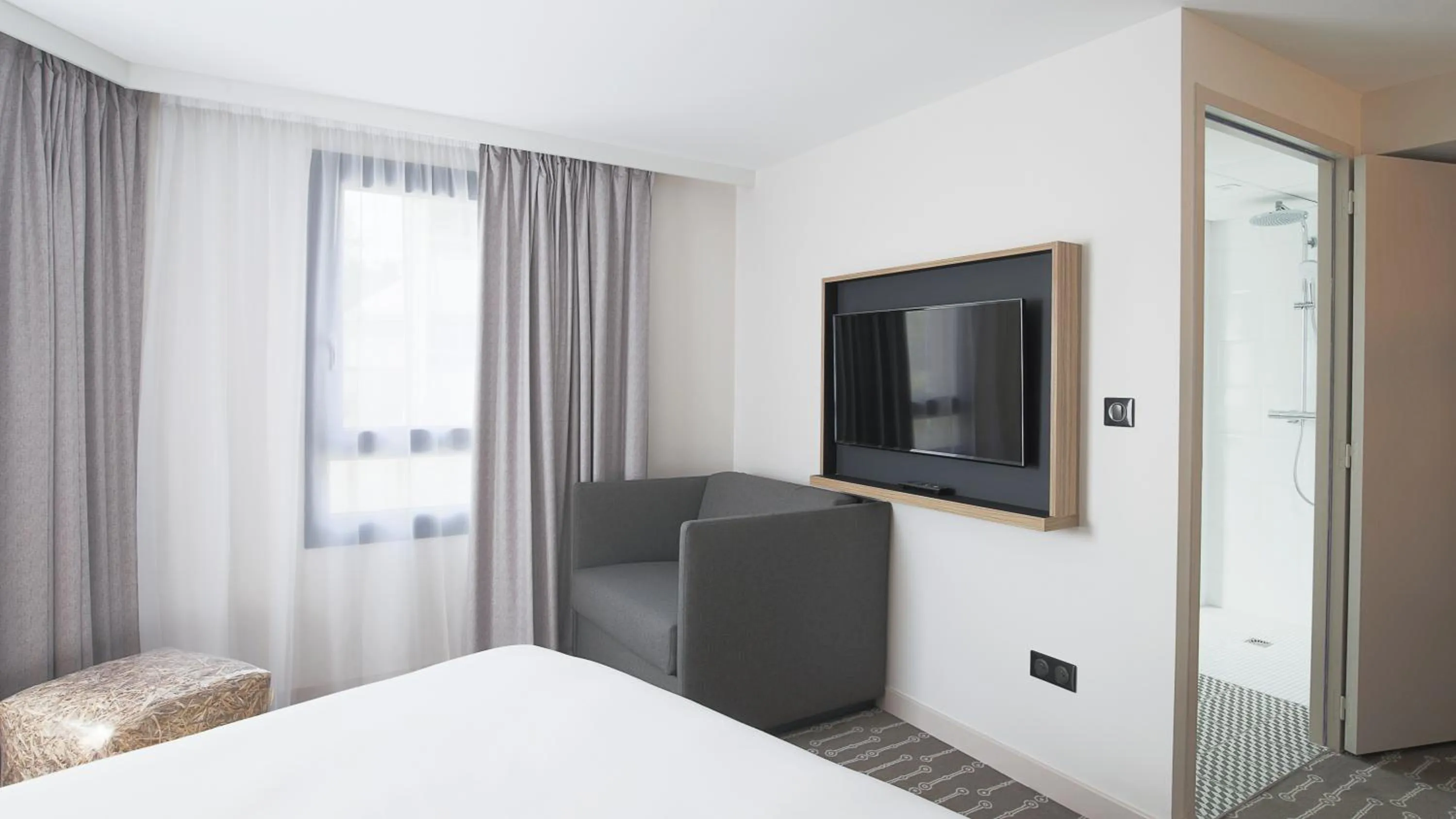 TV and multimedia, Bed in ibis Styles Laval Centre Gare