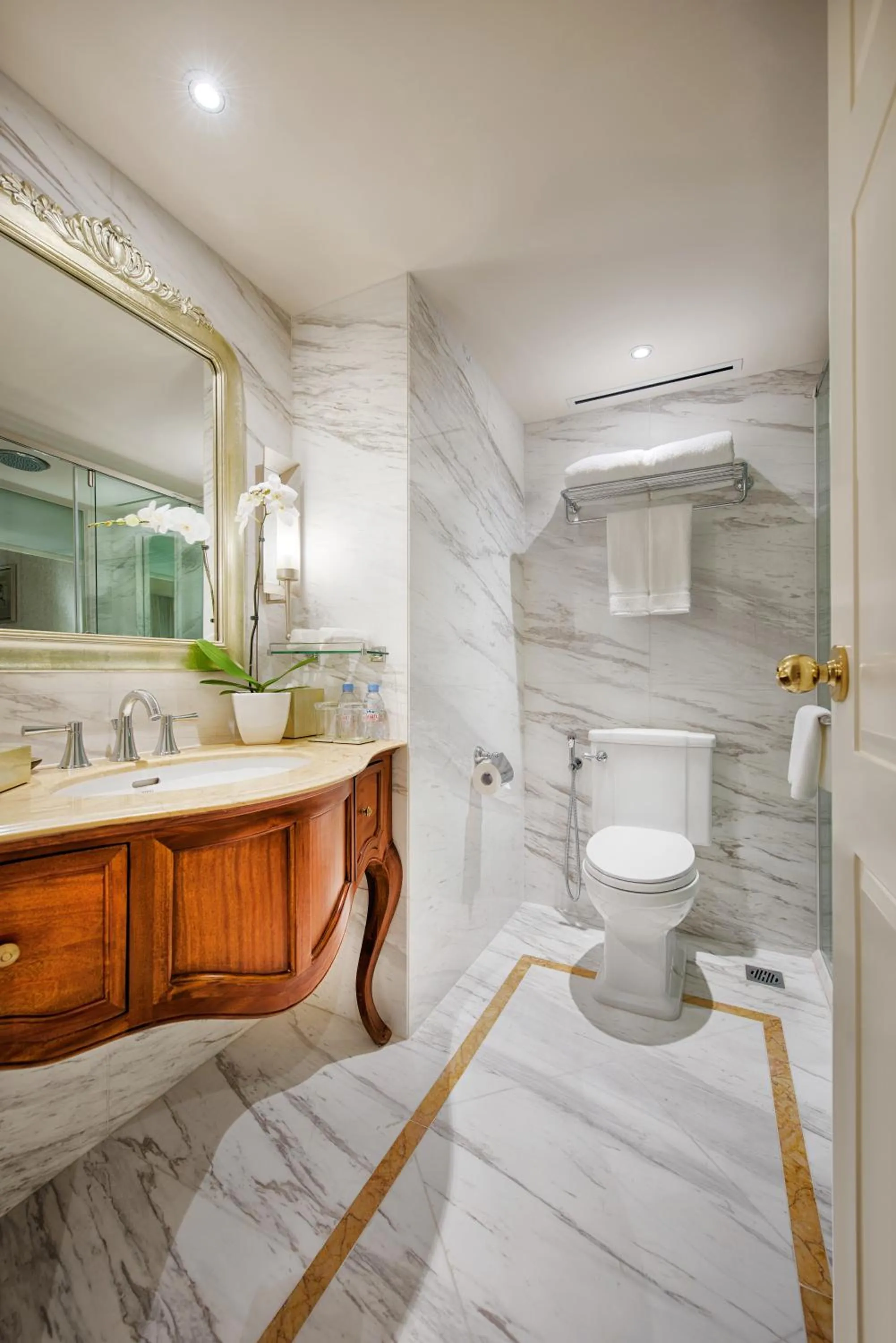 Bathroom in Apricot Hotel