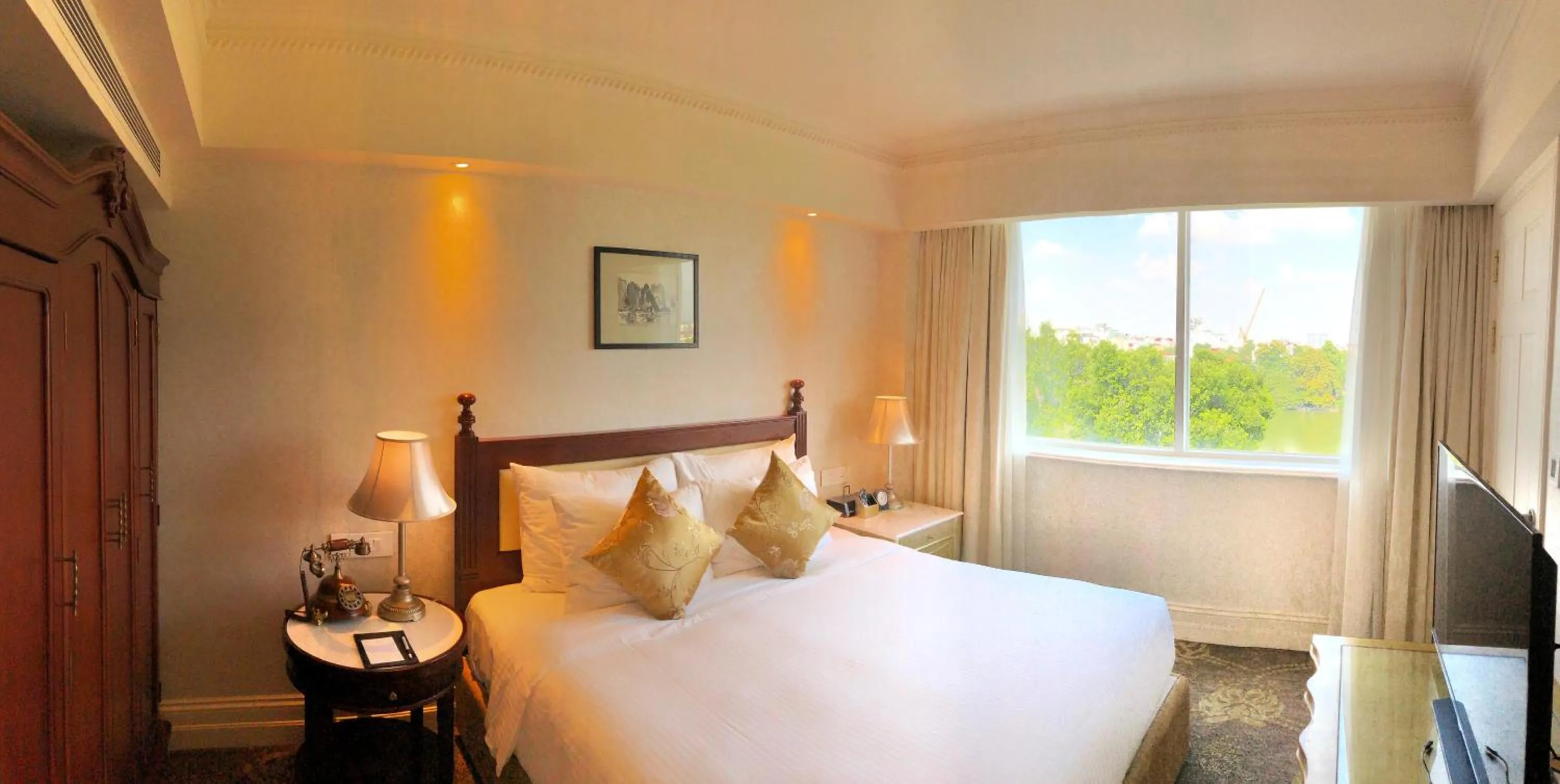 Bed in Apricot Hotel