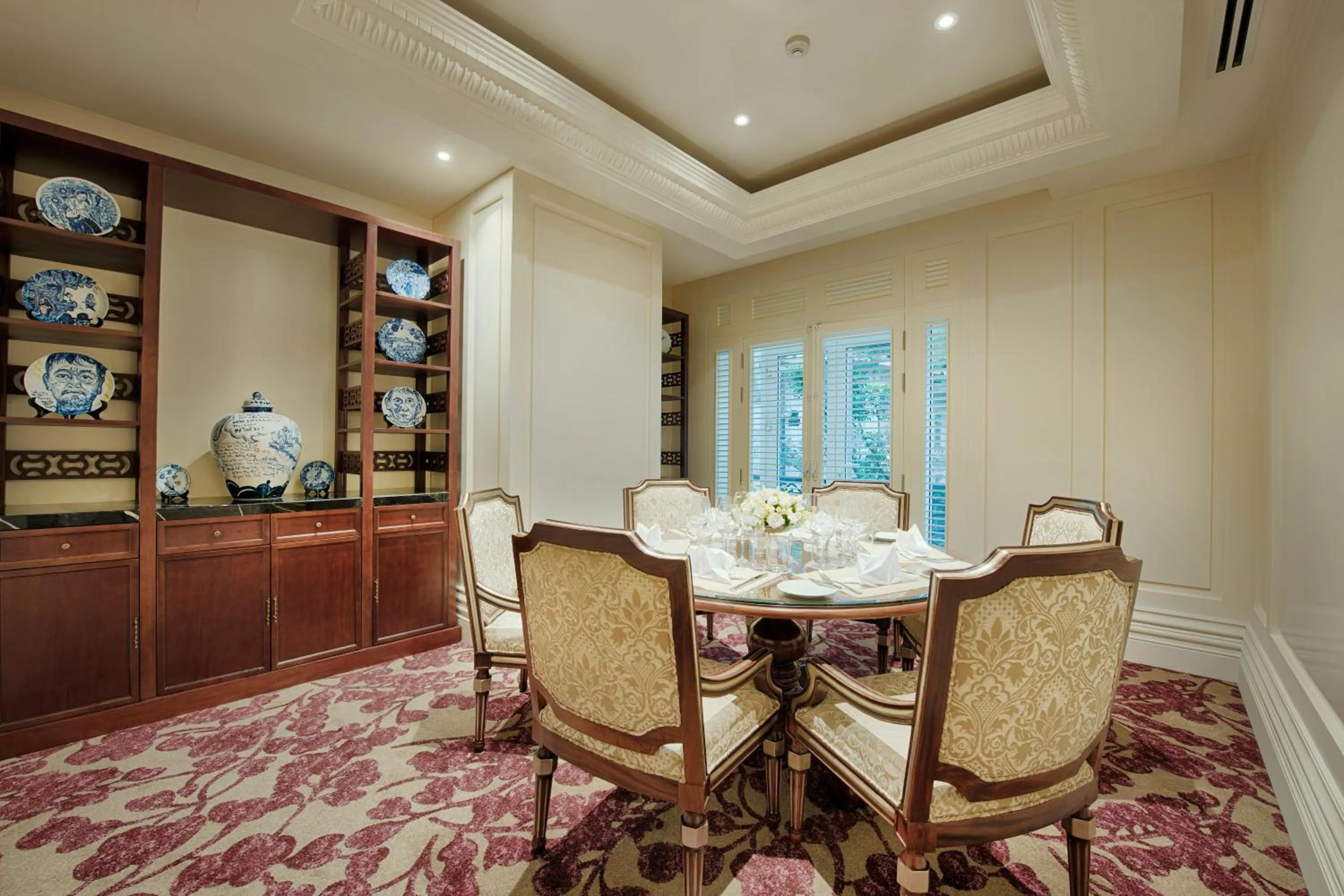 Dining area in Apricot Hotel