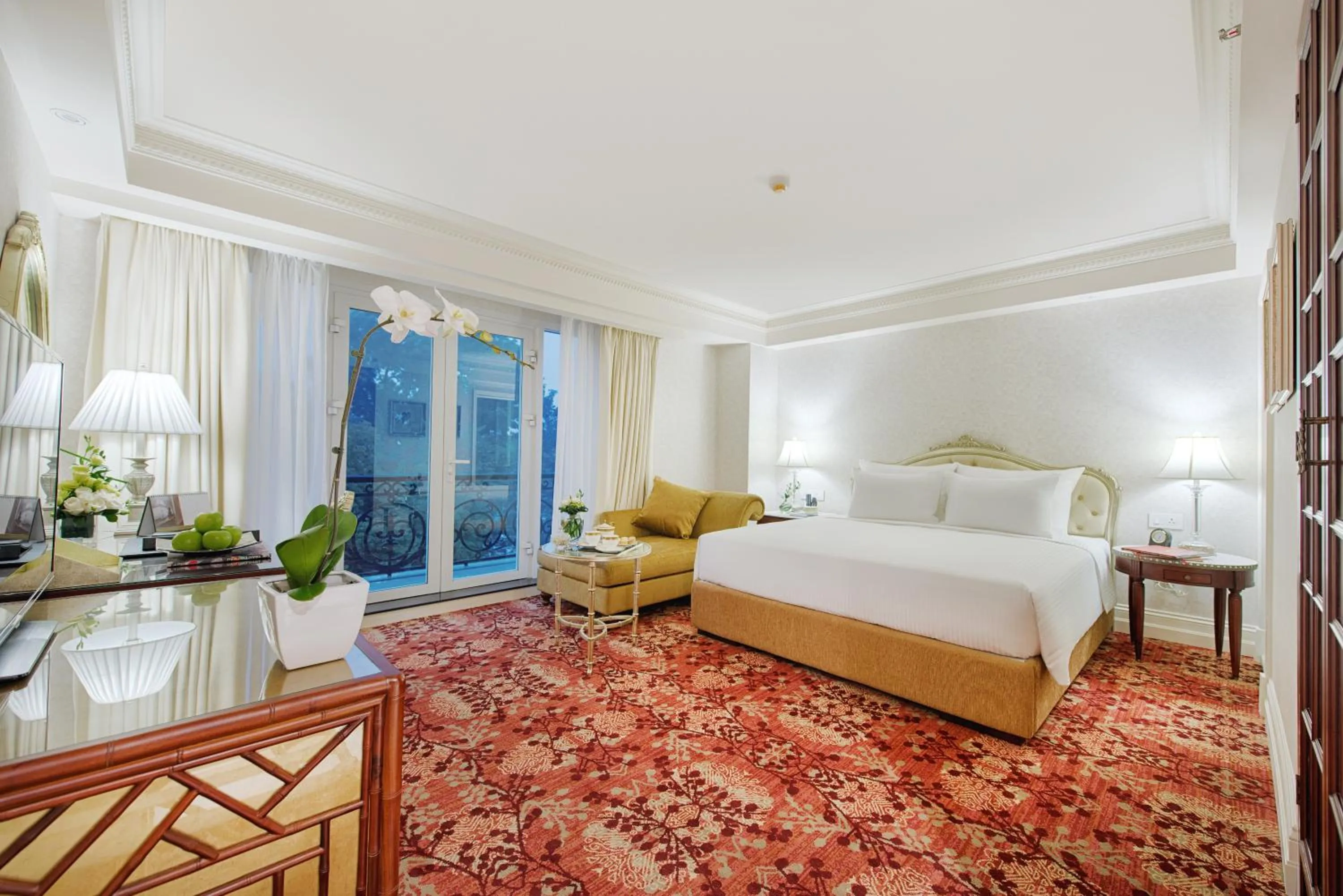 Lake view, Bed in Apricot Hotel