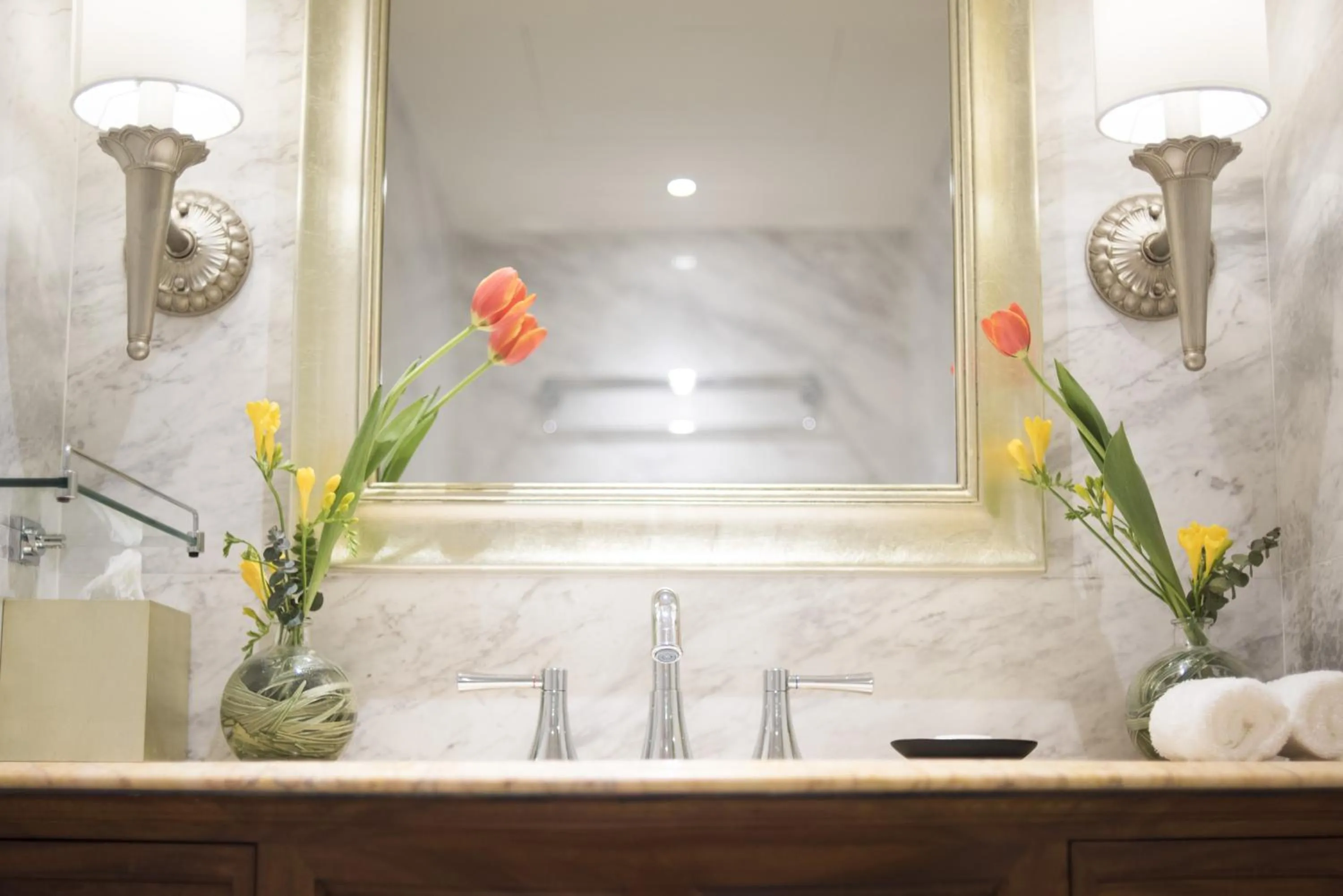 Bathroom in Apricot Hotel