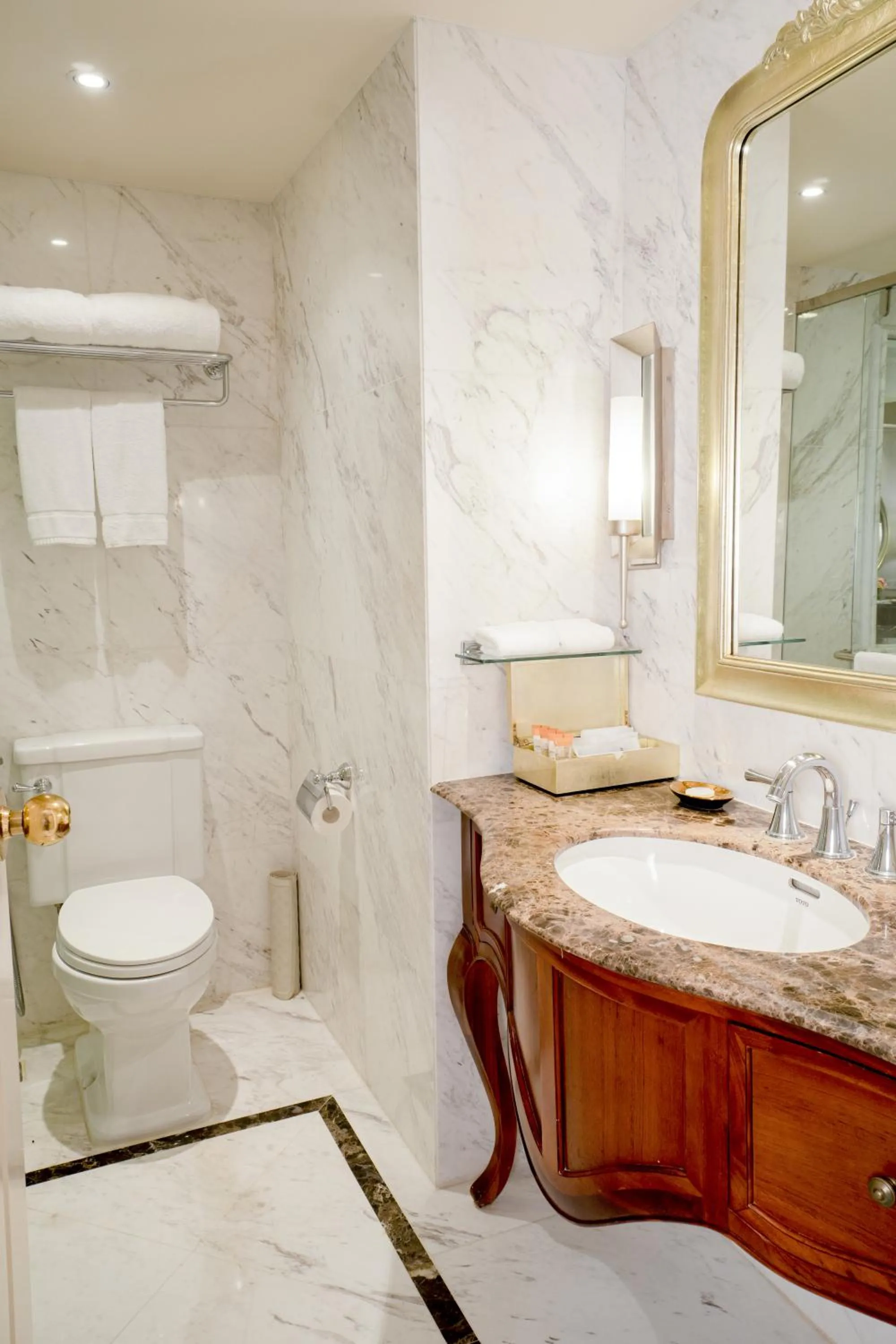 Shower in Apricot Hotel