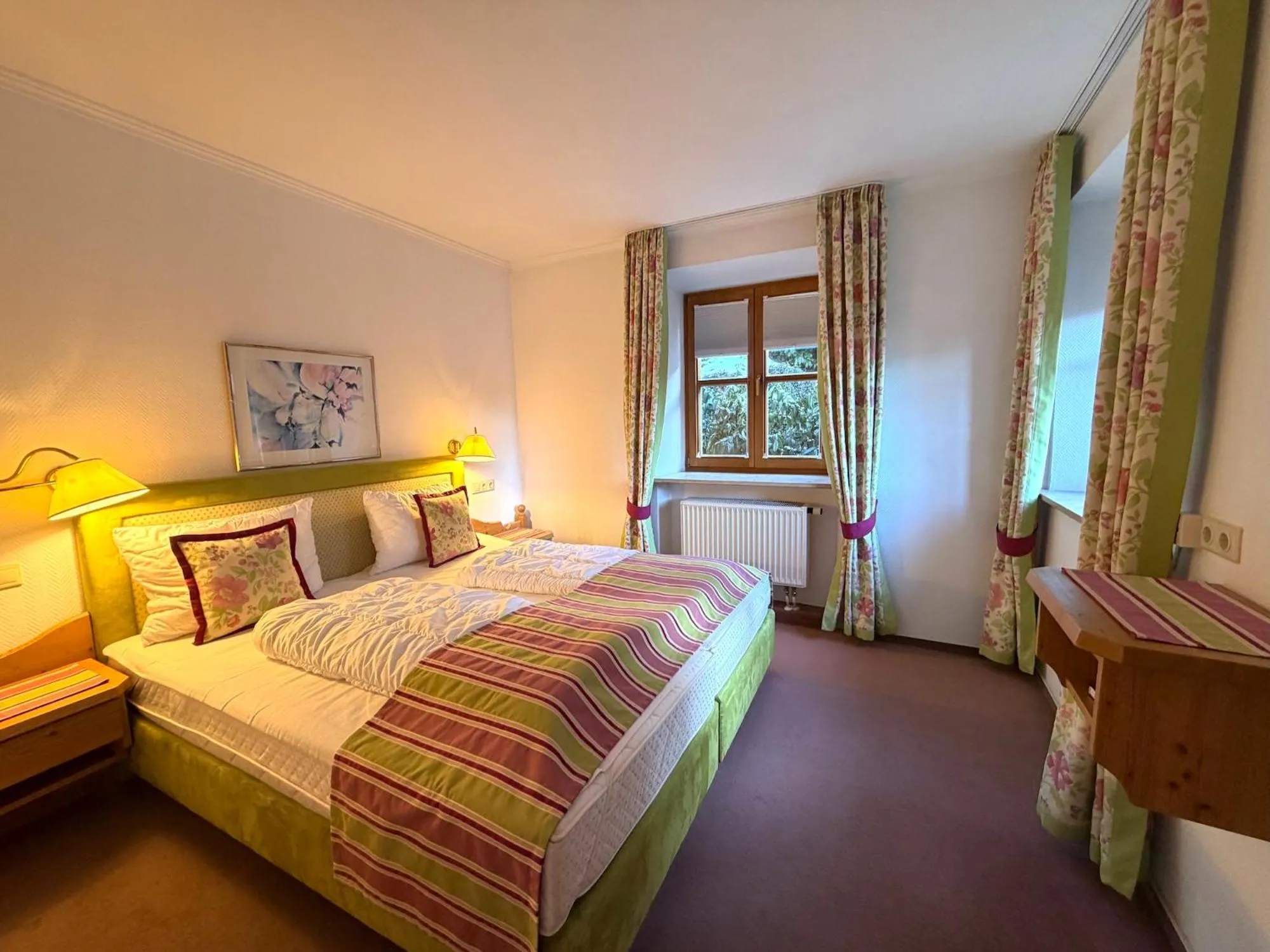 Bed in Fackler Apartments