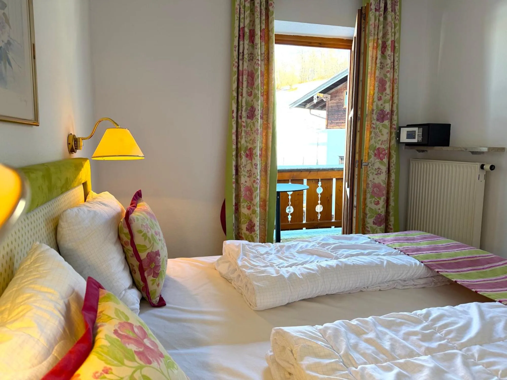 Bed in Fackler Apartments