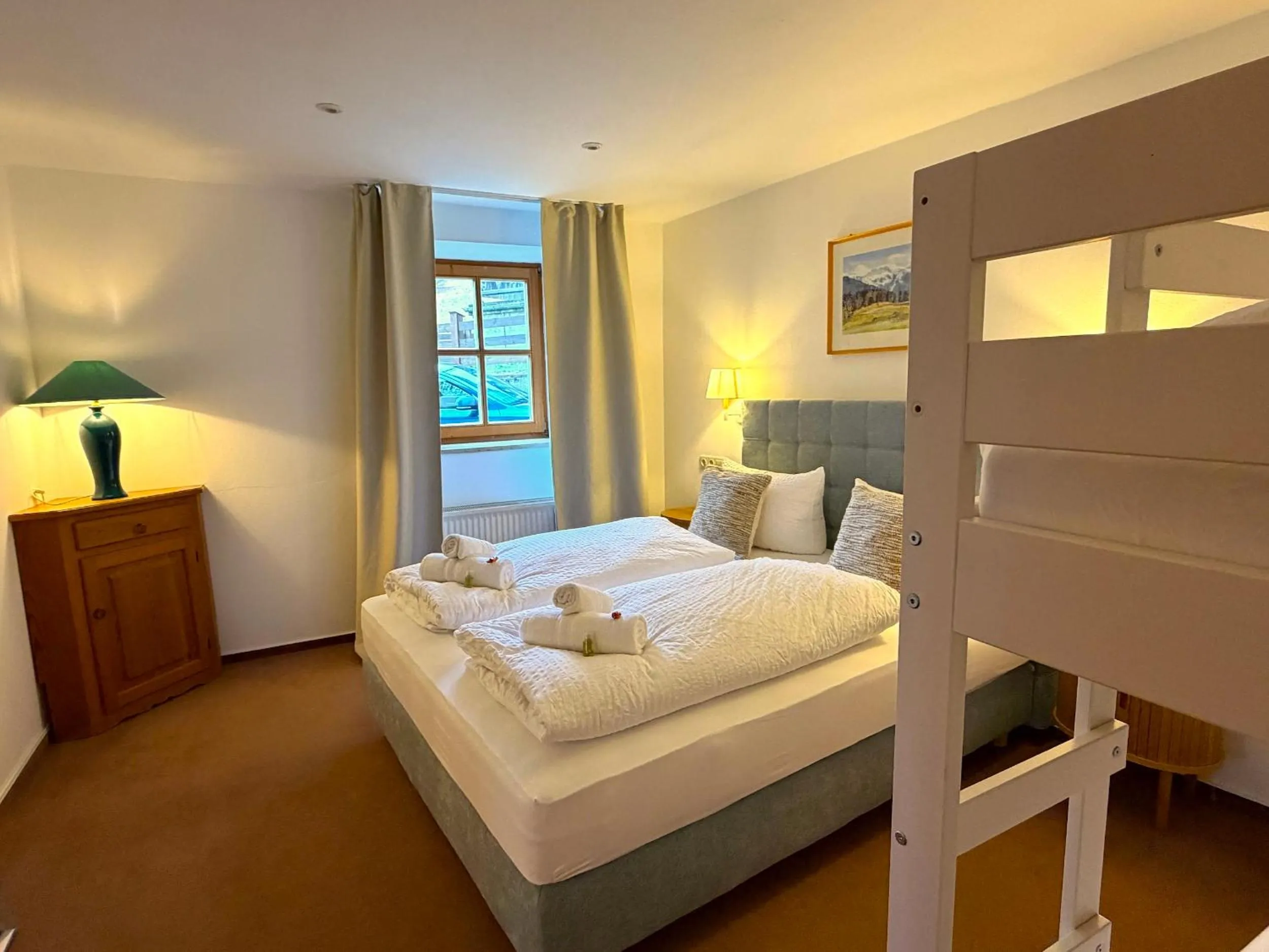 Bed in Fackler Apartments