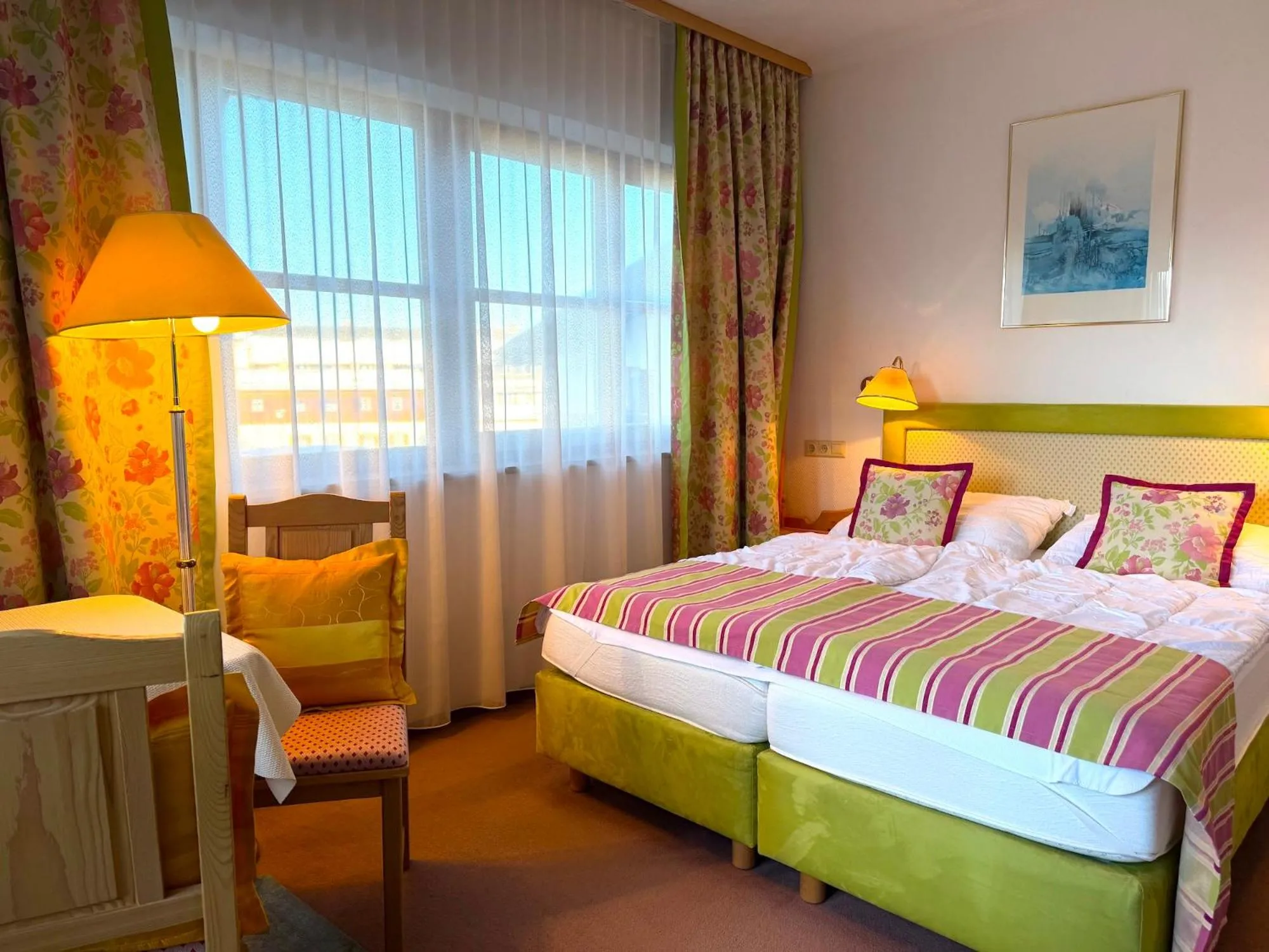 Bed in Fackler Apartments