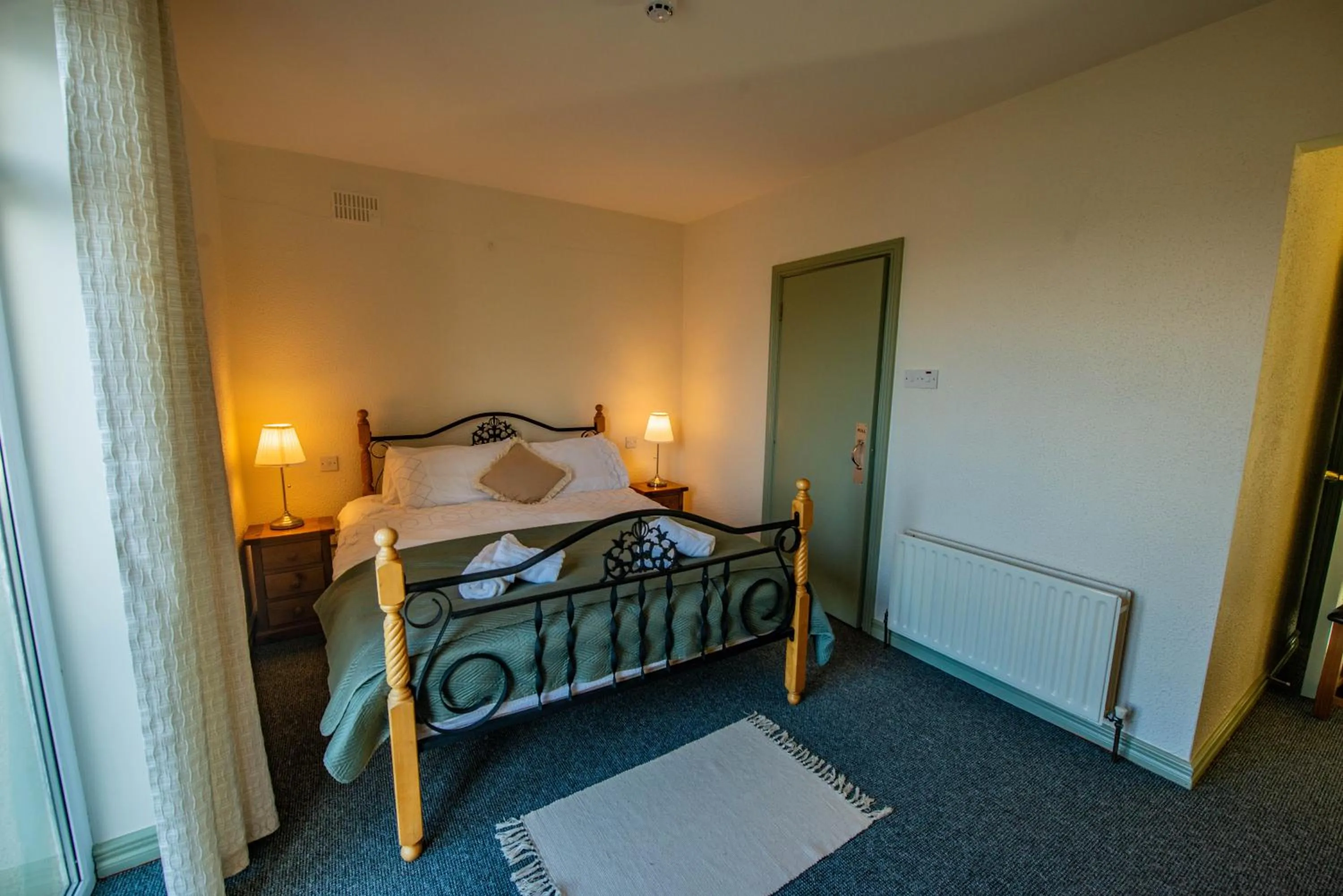 Bed in Greenfield Lodge Hotel Bar & Bistro