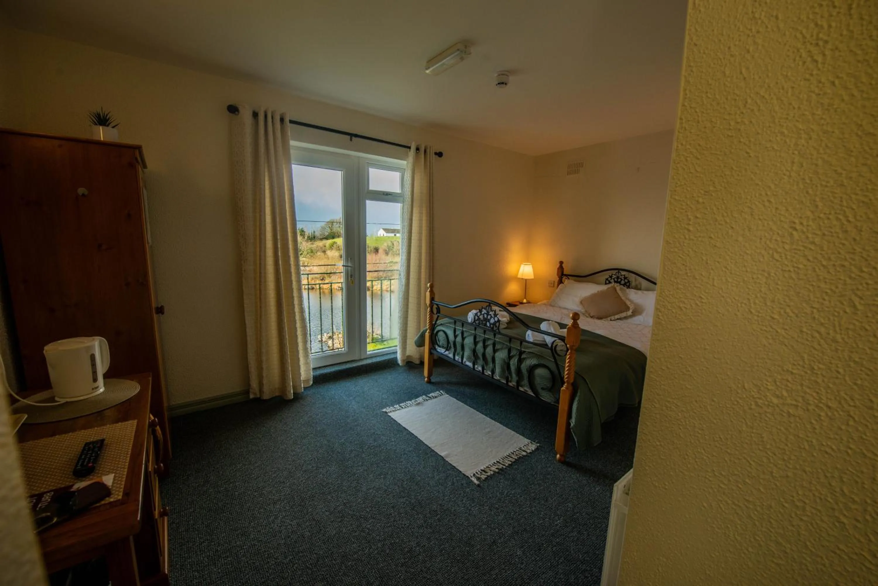 Bed in Greenfield Lodge Hotel Bar & Bistro