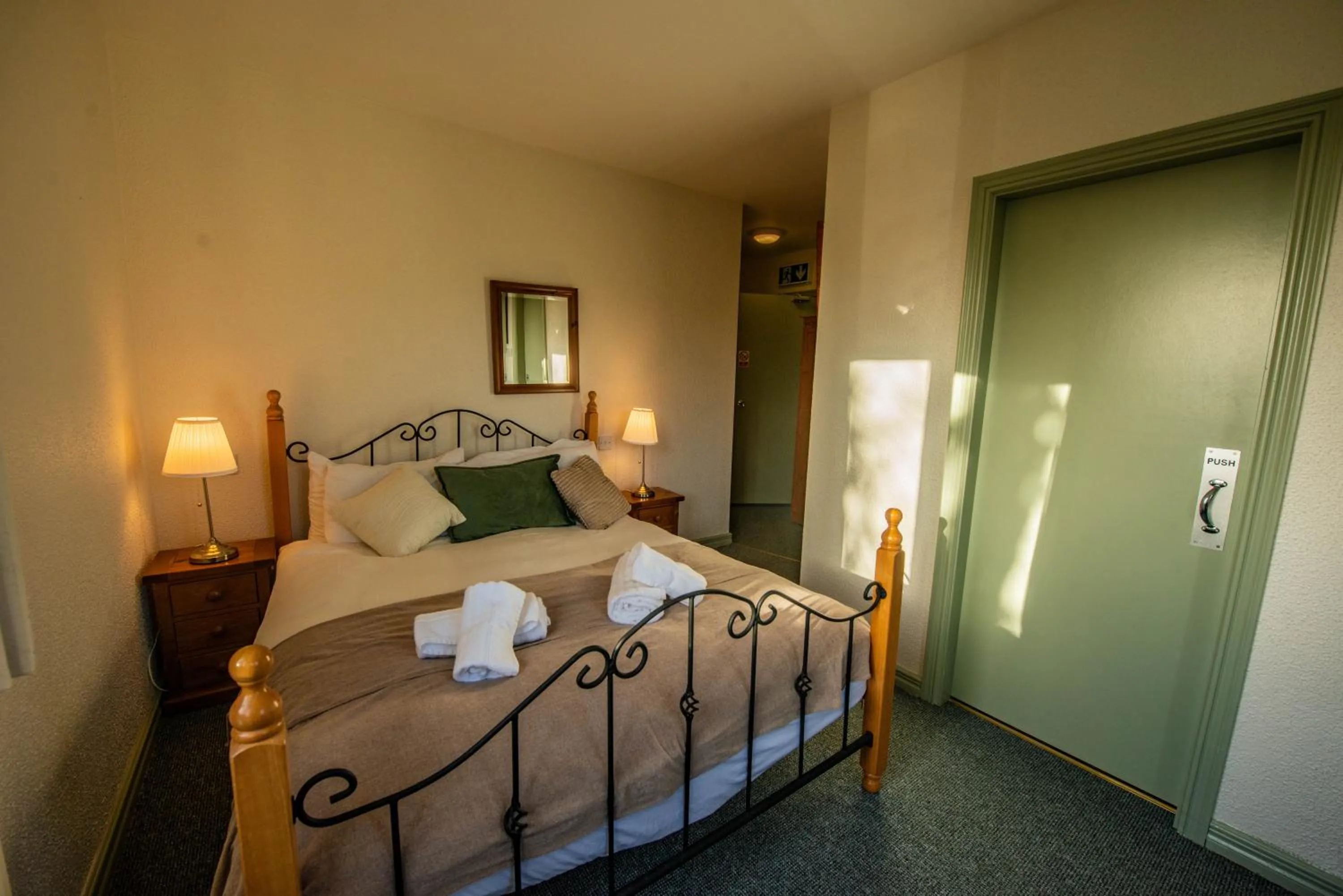 Bed in Greenfield Lodge Hotel Bar & Bistro