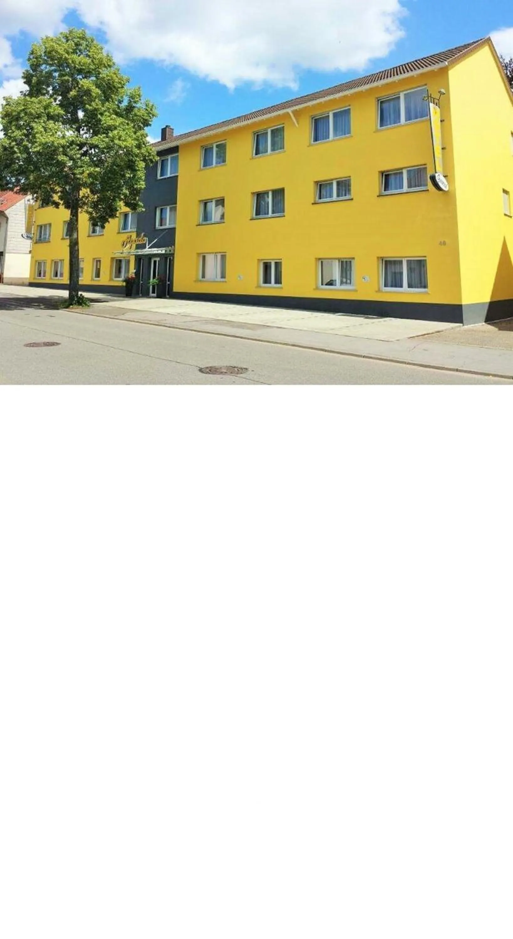 Facade/entrance in Apado-Hotel garni