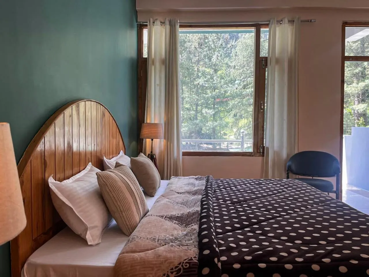 Bed in Madpackers Kasol Riverside - Katagla