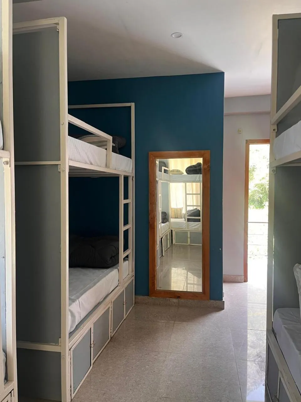 Bed in Madpackers Kasol Riverside - Katagla