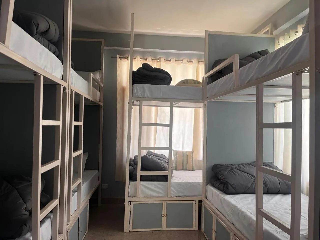 Bed in Madpackers Kasol Riverside - Katagla