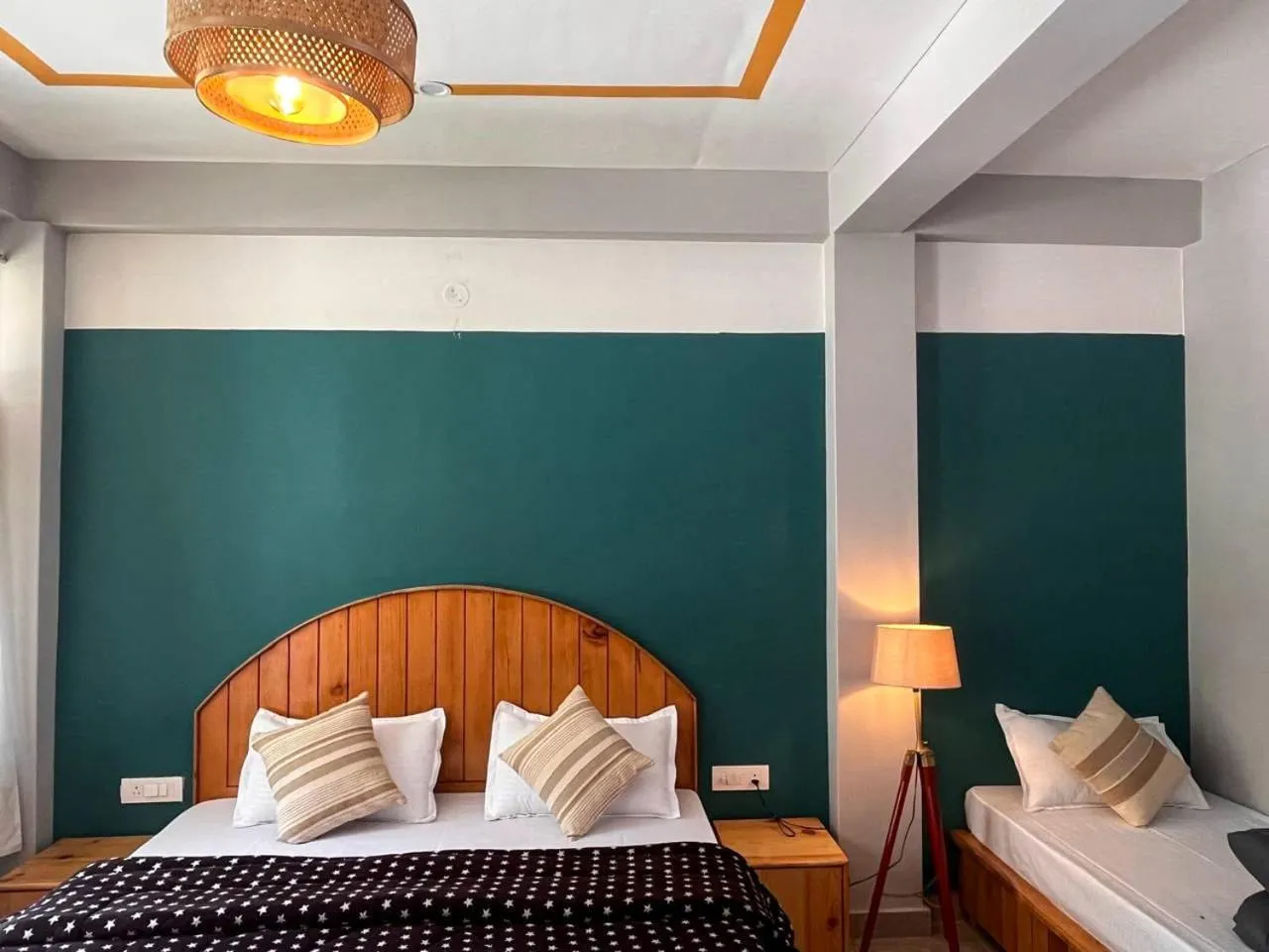 Bed in Madpackers Kasol Riverside - Katagla