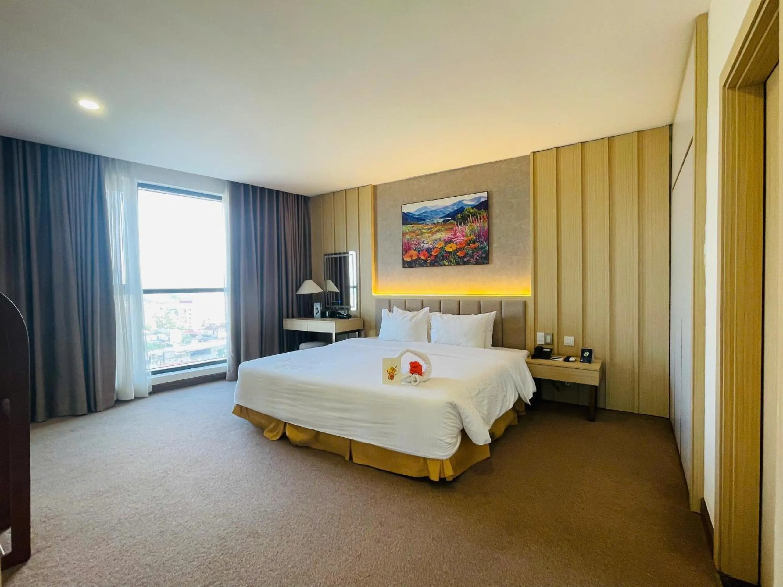 Bedroom, Bed in Muong Thanh Grand Quang Tri Hotel