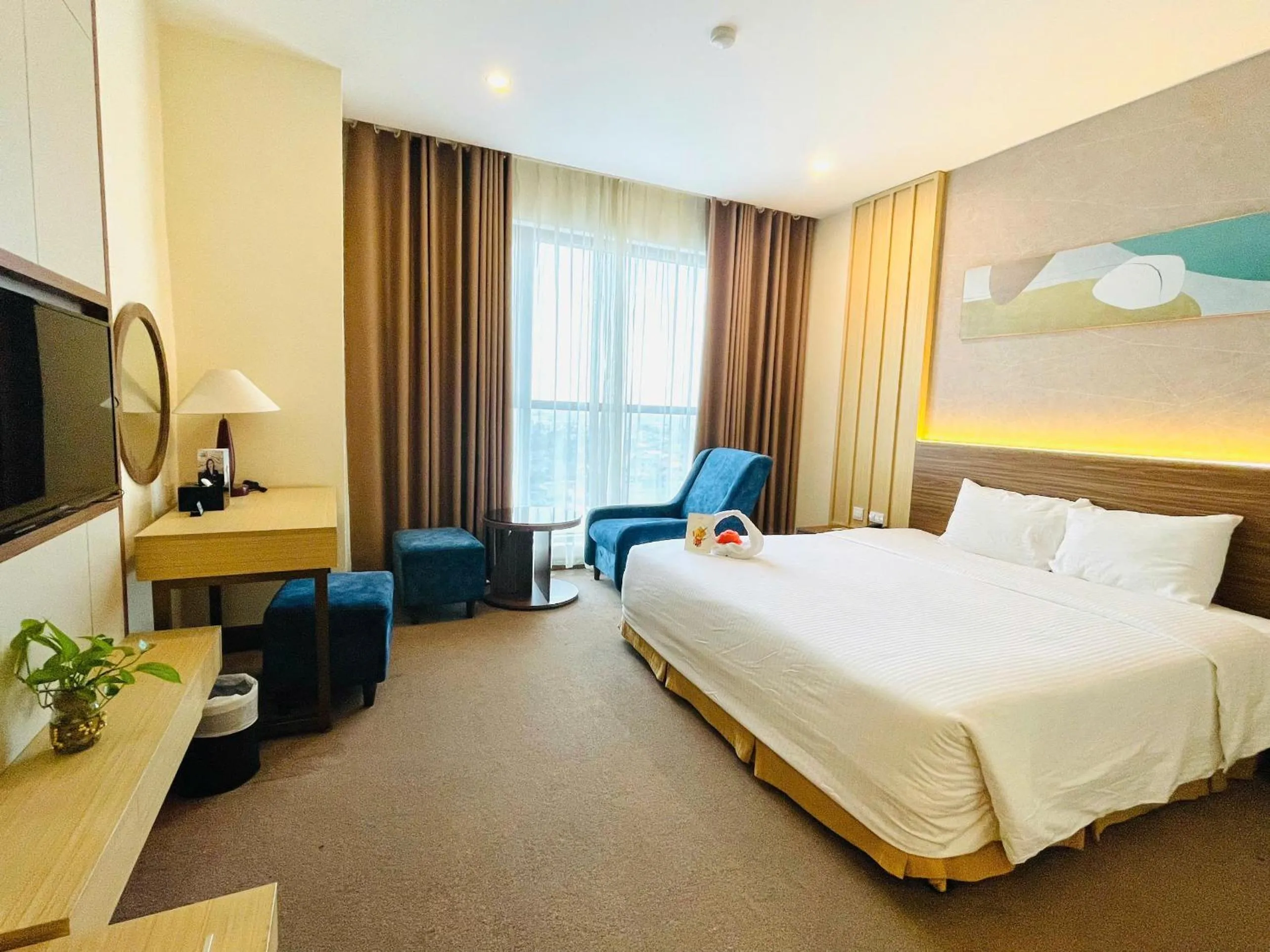 Bedroom, Bed in Muong Thanh Grand Quang Tri Hotel