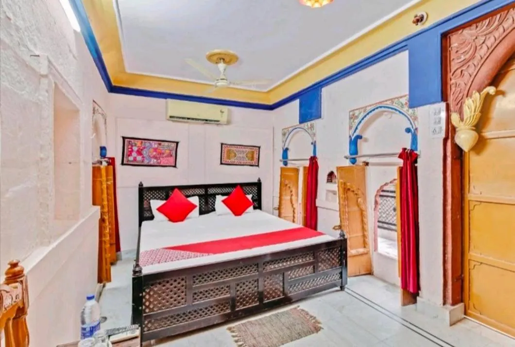 Bedroom, Bed in Jodhpur Heritage Haveli Guest House