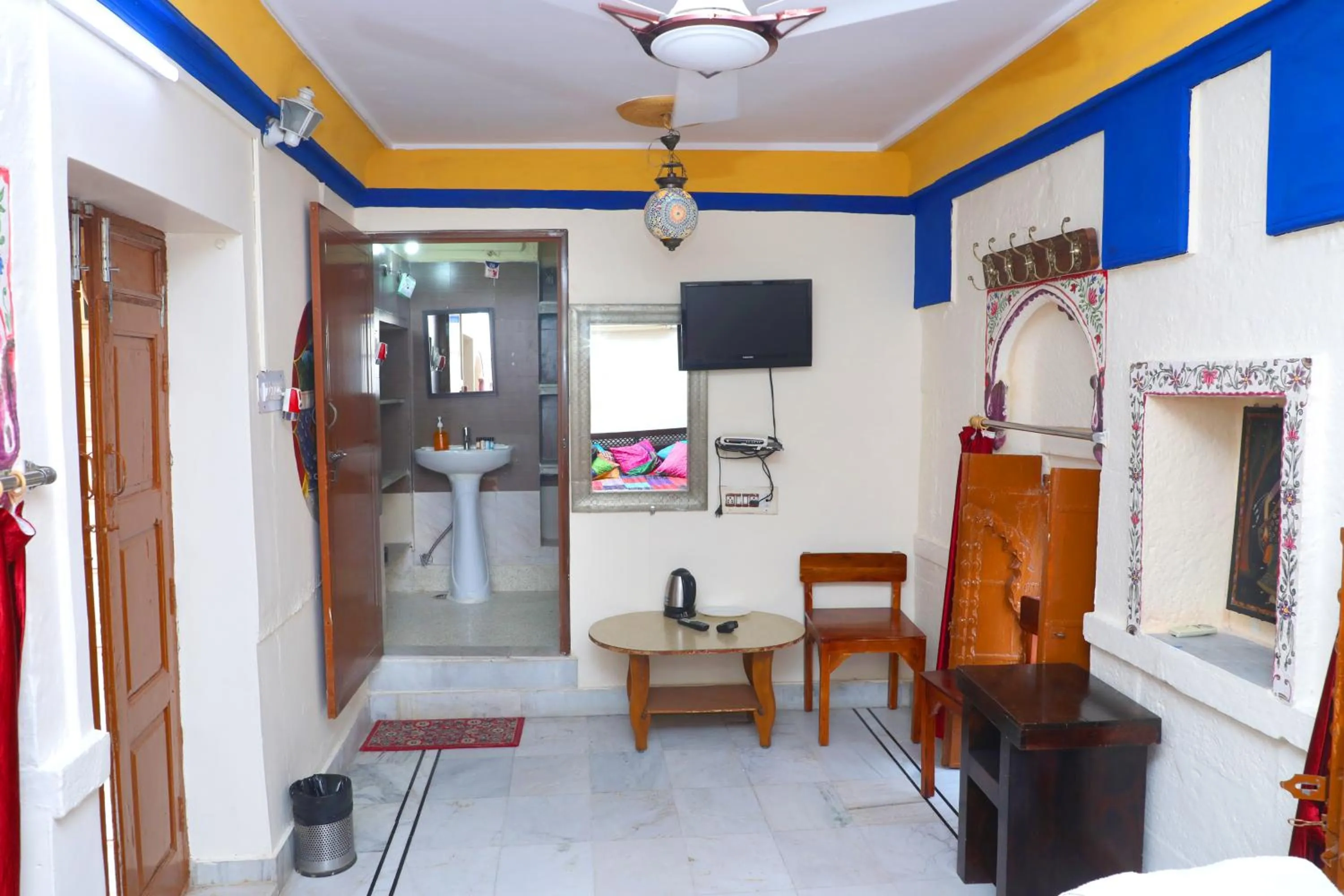 Dining area in Jodhpur Heritage Haveli Guest House