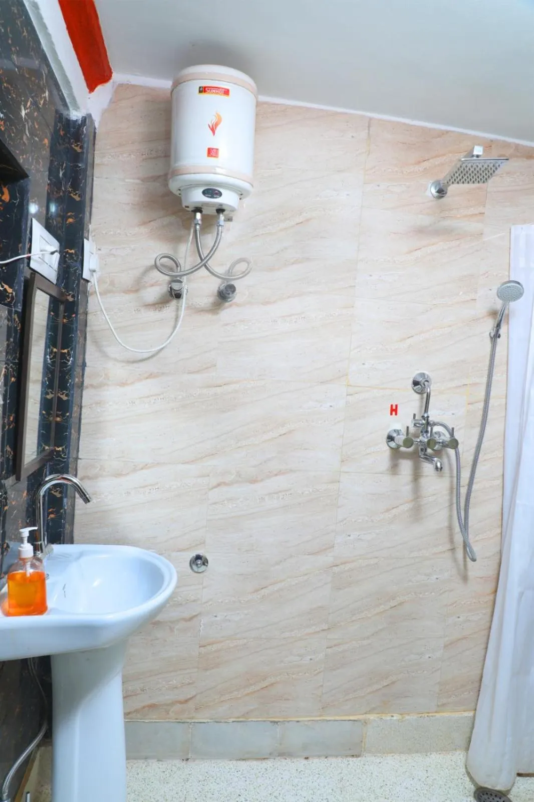 Bathroom in Jodhpur Heritage Haveli Guest House