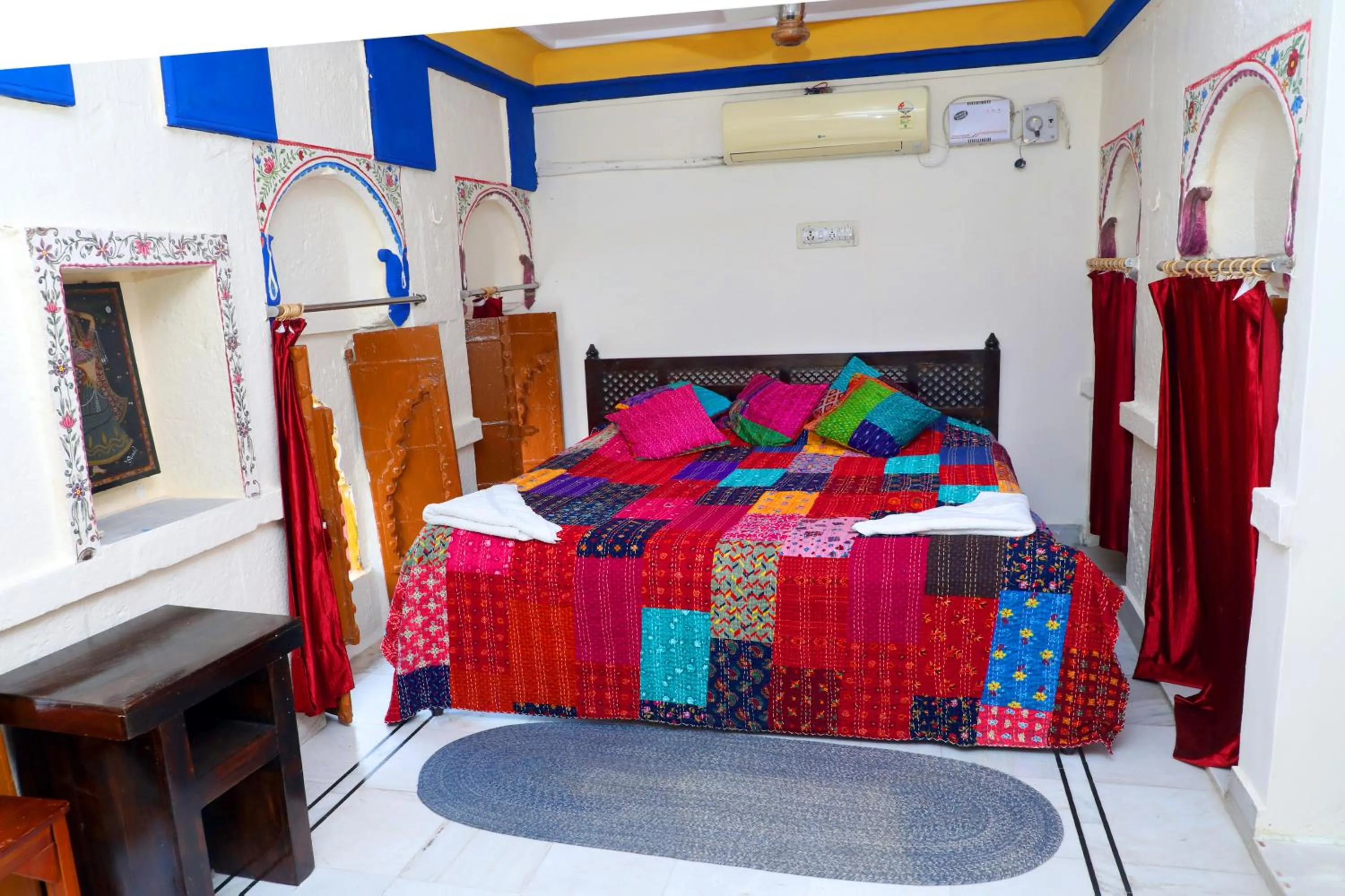 Bedroom, Bed in Jodhpur Heritage Haveli Guest House
