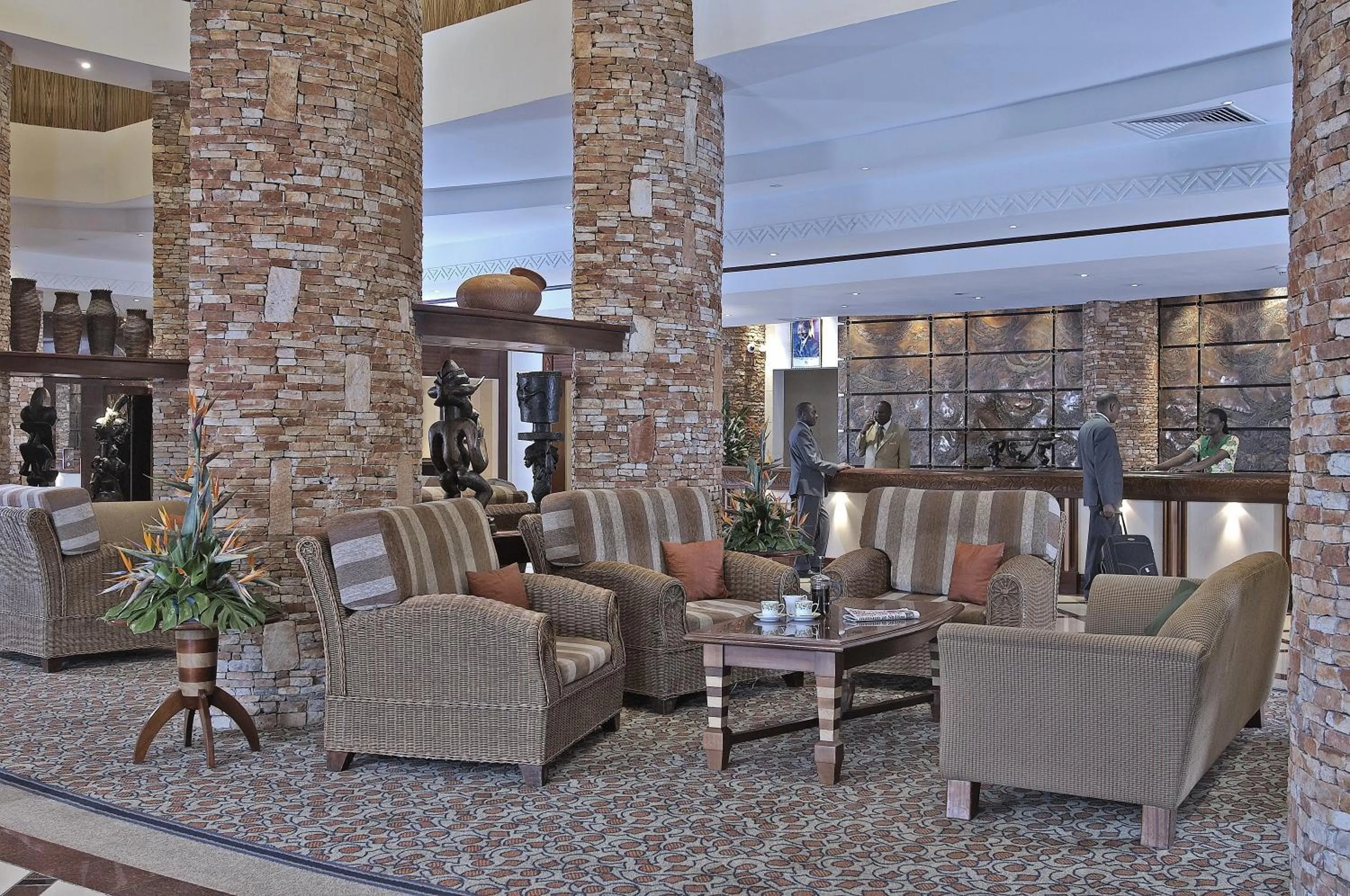 Lounge or bar in Kampala Serena Hotel