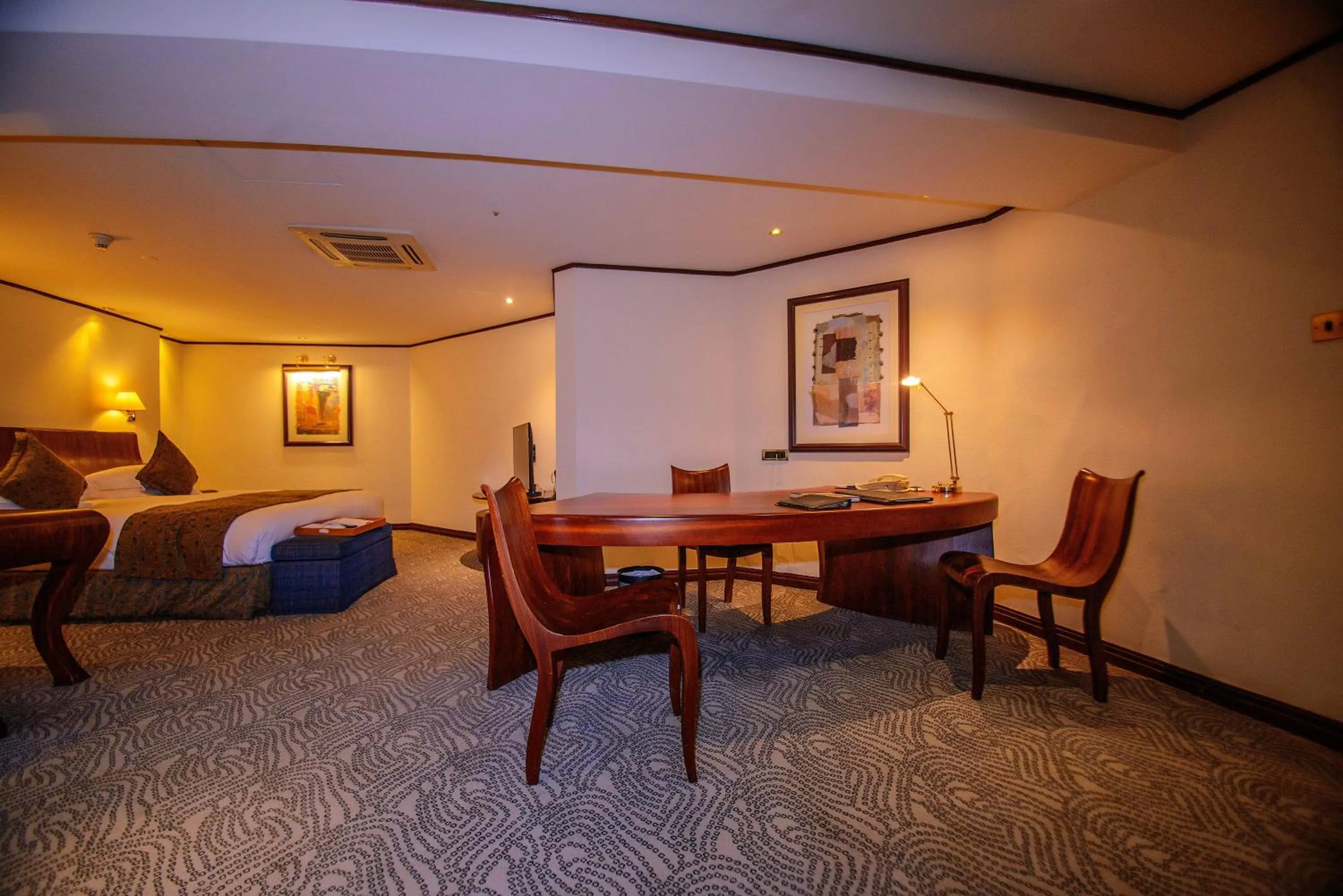 Junior Suite with Balcony in Kampala Serena Hotel