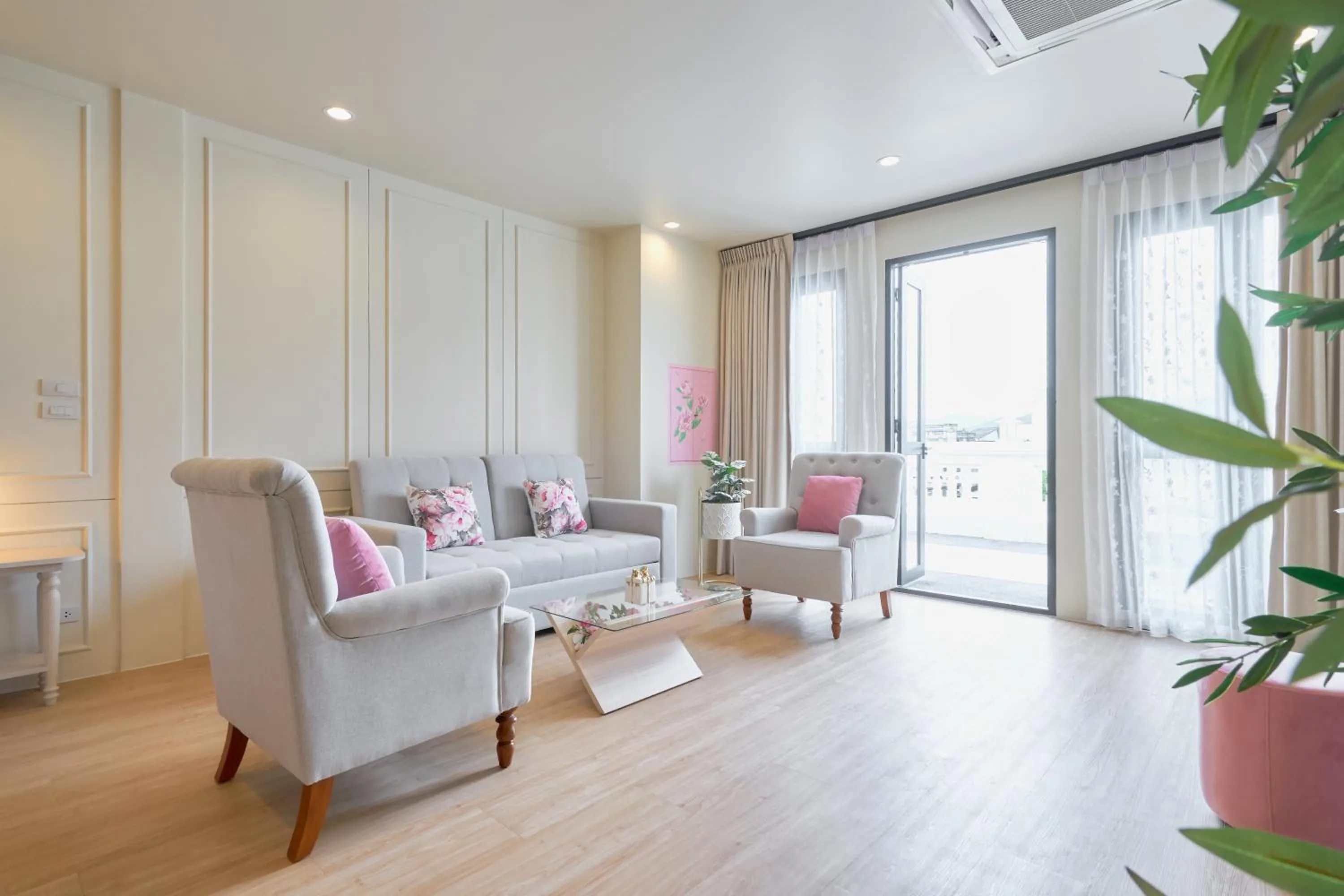 Suite with Balcony in Hawa House Phuket