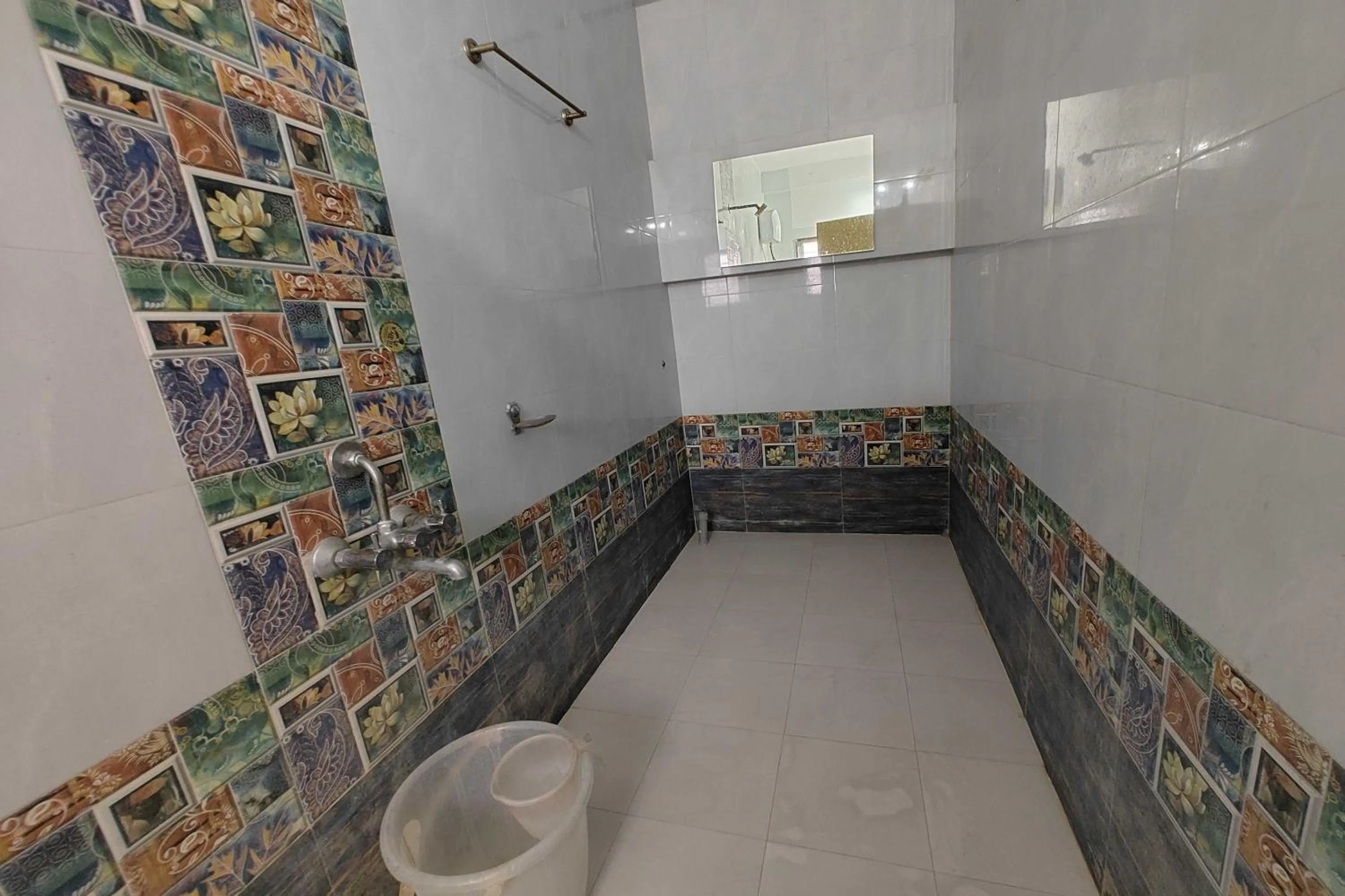 Shower in Hotel Blue Heaven