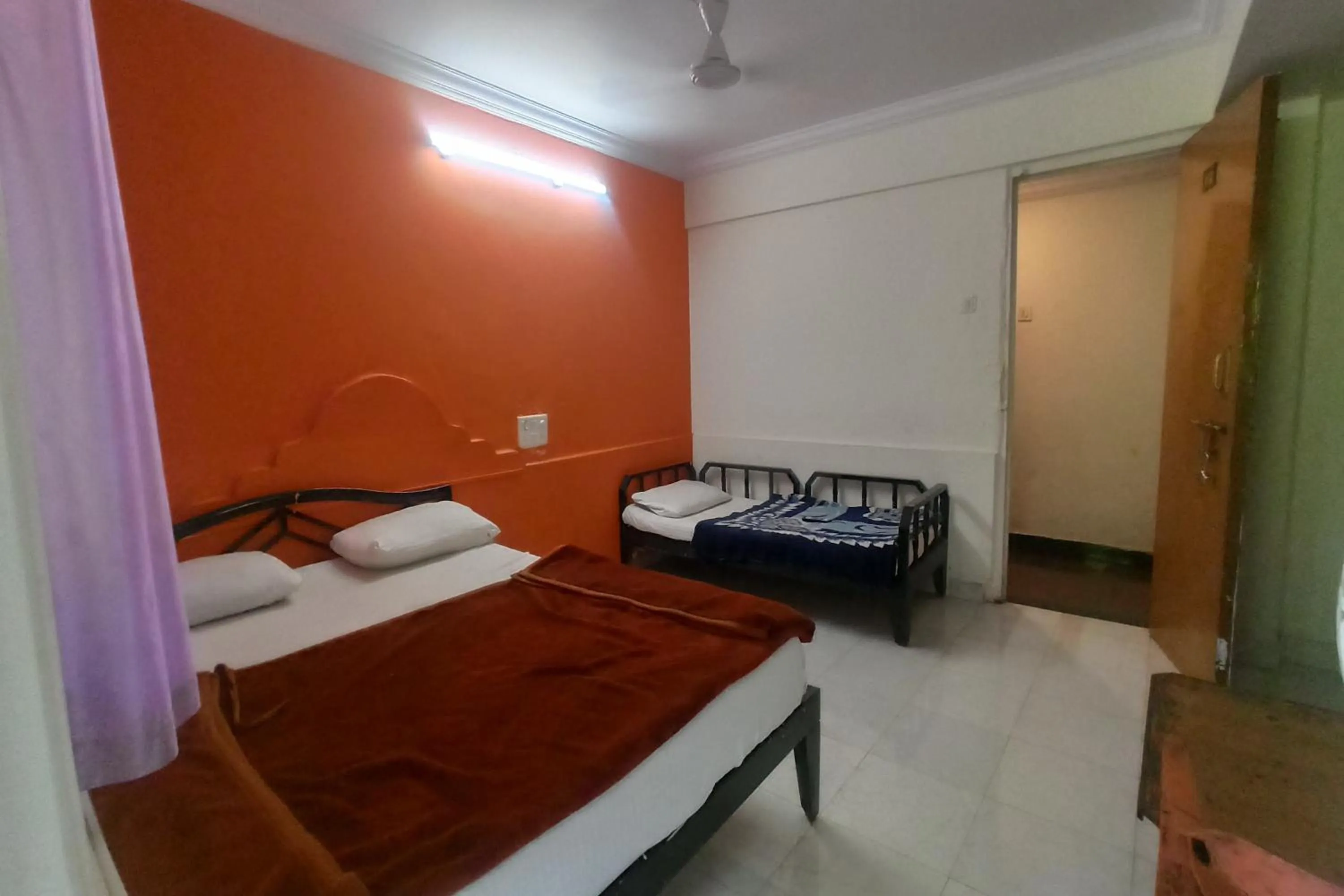 Bed in Hotel Blue Heaven