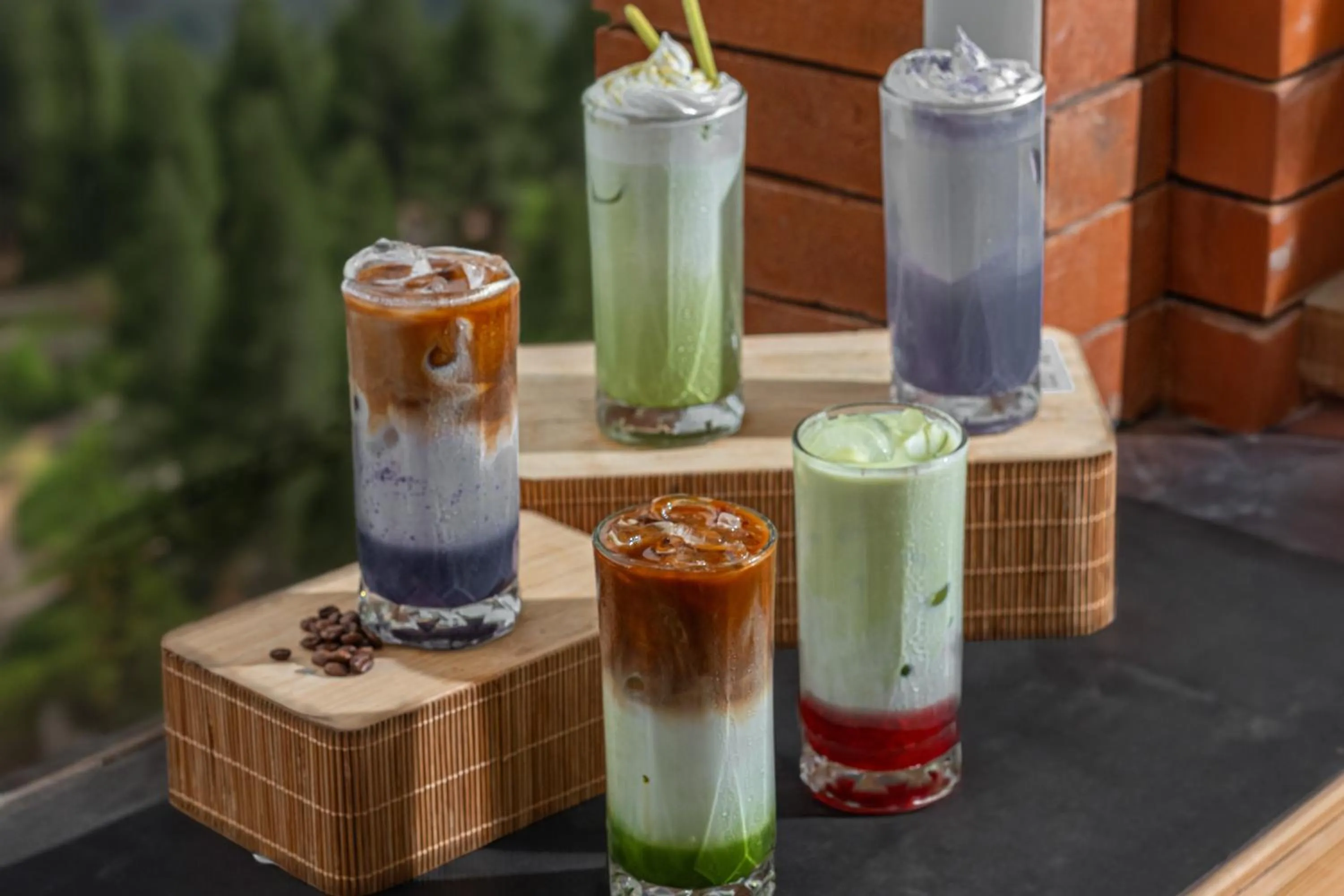 Restaurant/places to eat in Allura Azana Resort Tawangmangu