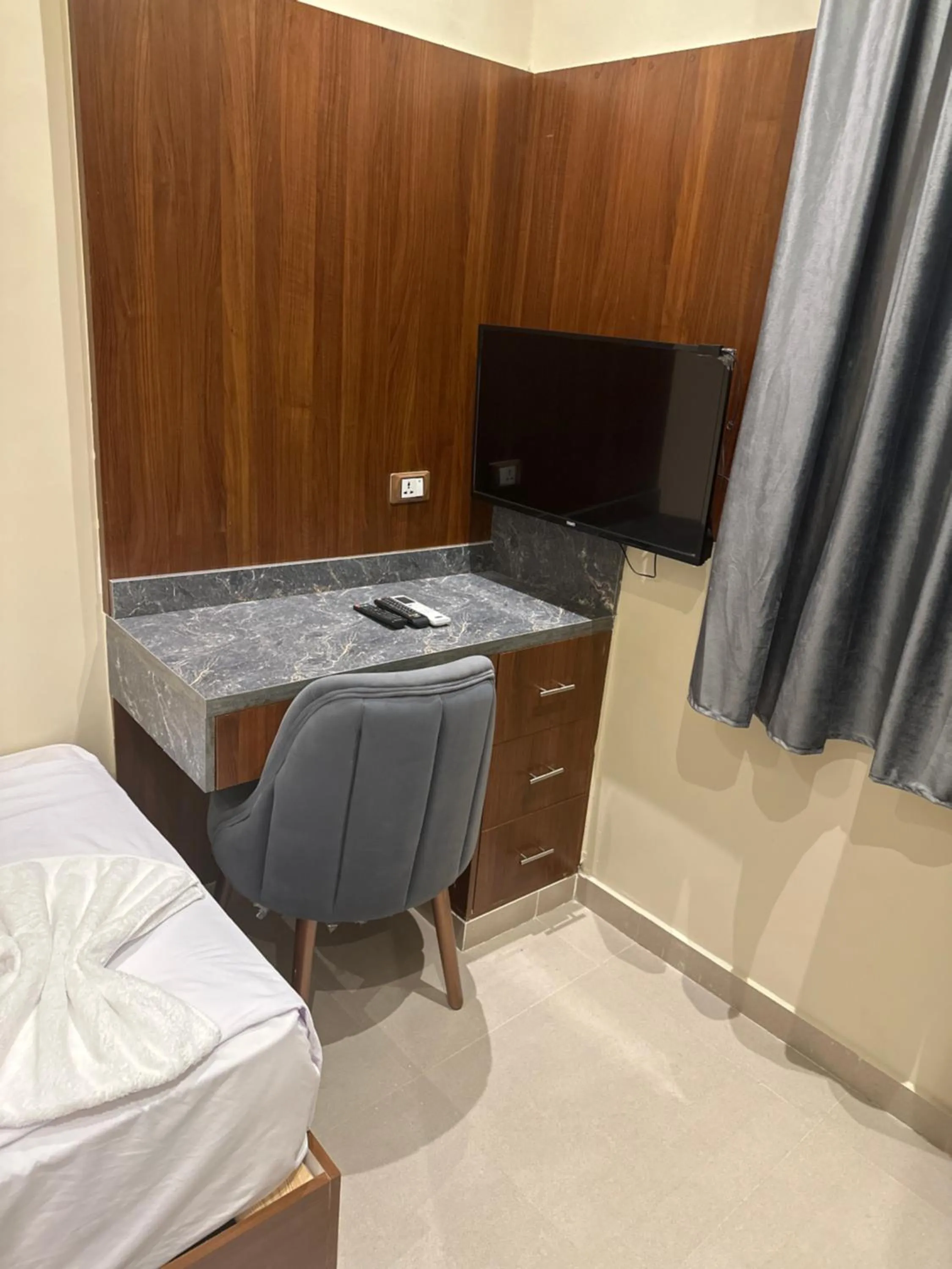 Balcony/Terrace, Bed in Sama Hotel Oraby