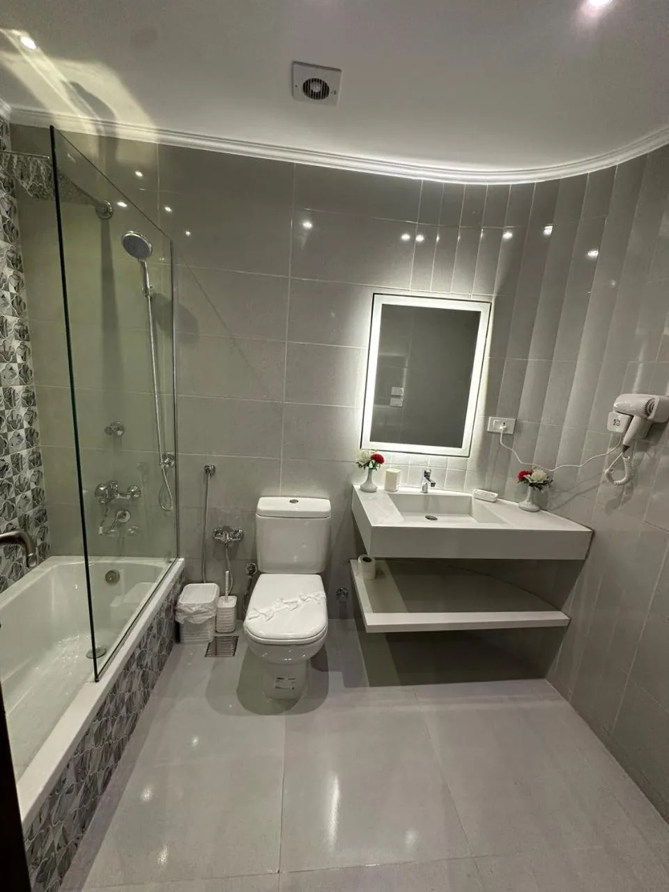 Shower in Sama Hotel Oraby